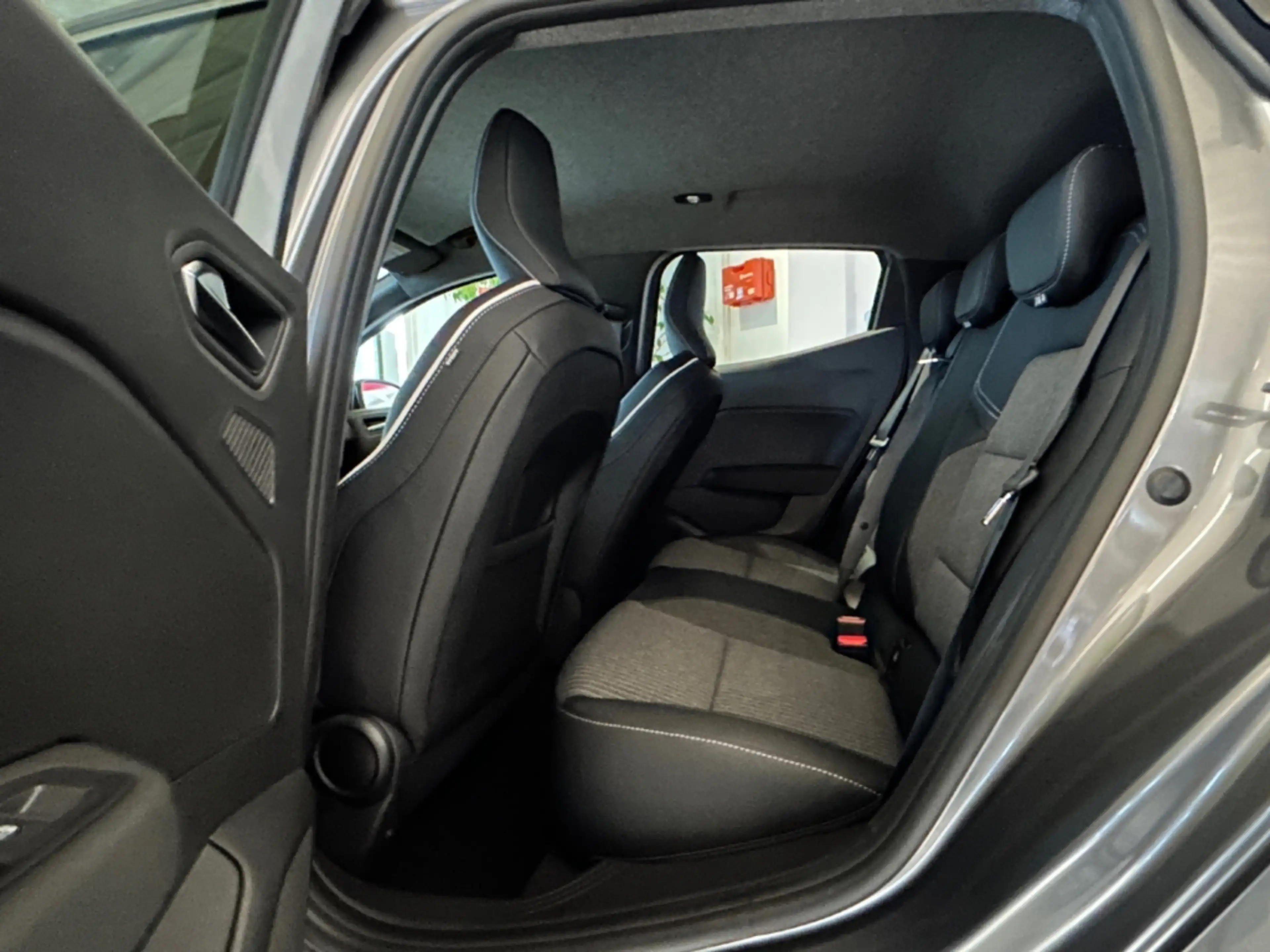 Mitsubishi Colt Select 1.0 Navi LED Kamera Sitzh Keyless DAB — photo 13