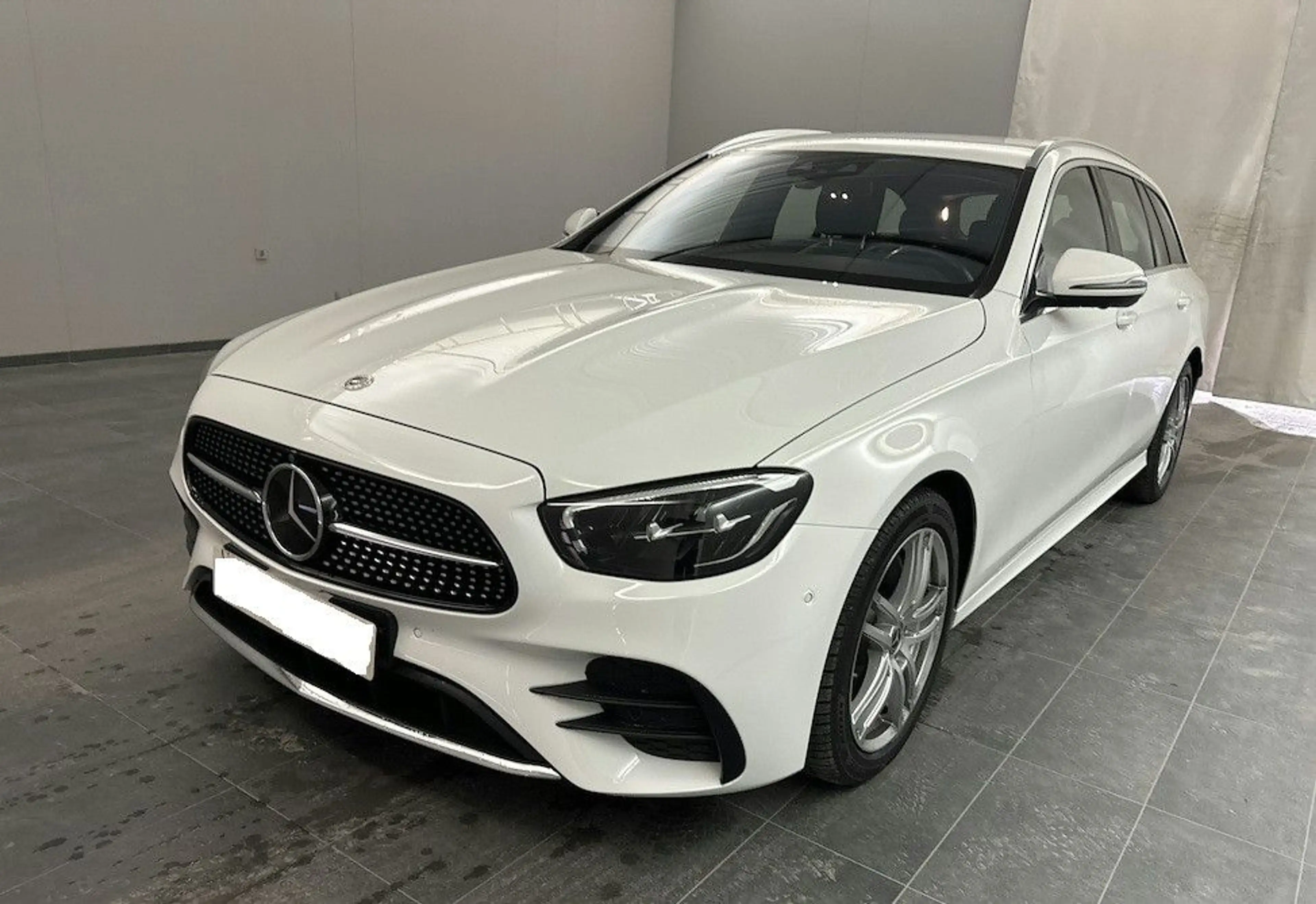 Mercedes-Benz E 220 d T 4Matic AMG-Line AHK 360° Kamera