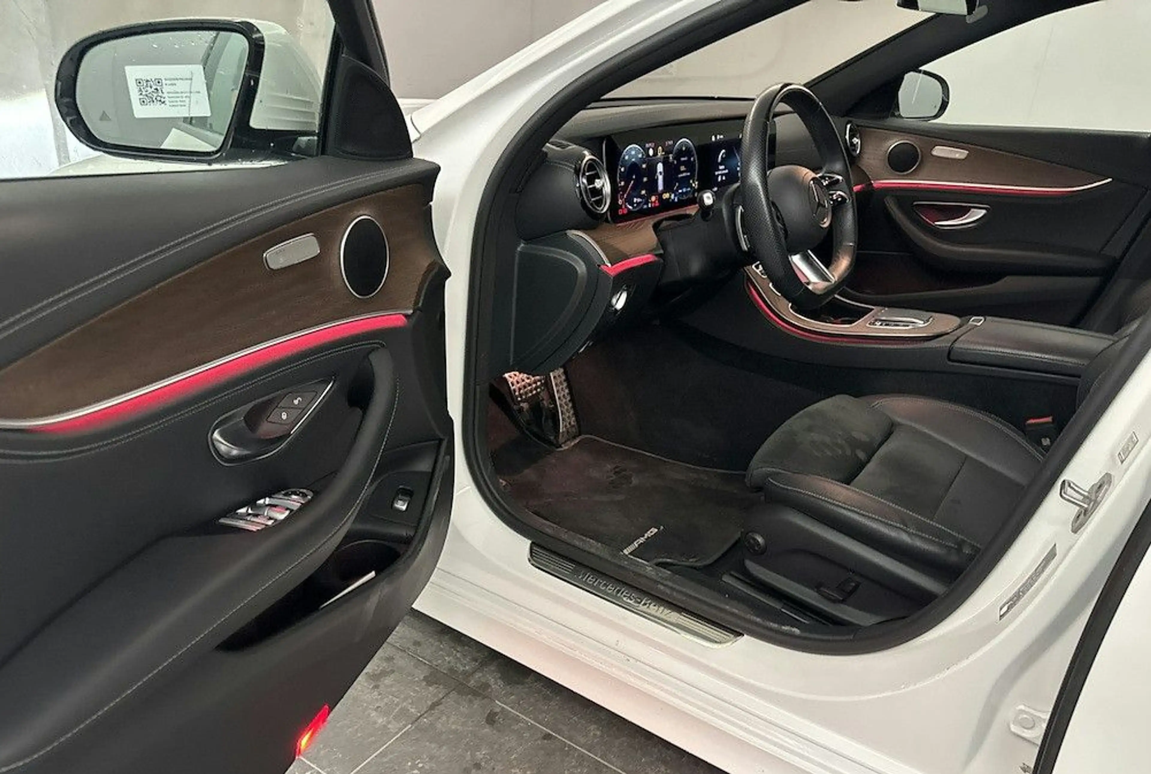 Mercedes-Benz E 220 d T 4Matic AMG-Line AHK 360° Kamera — photo 11