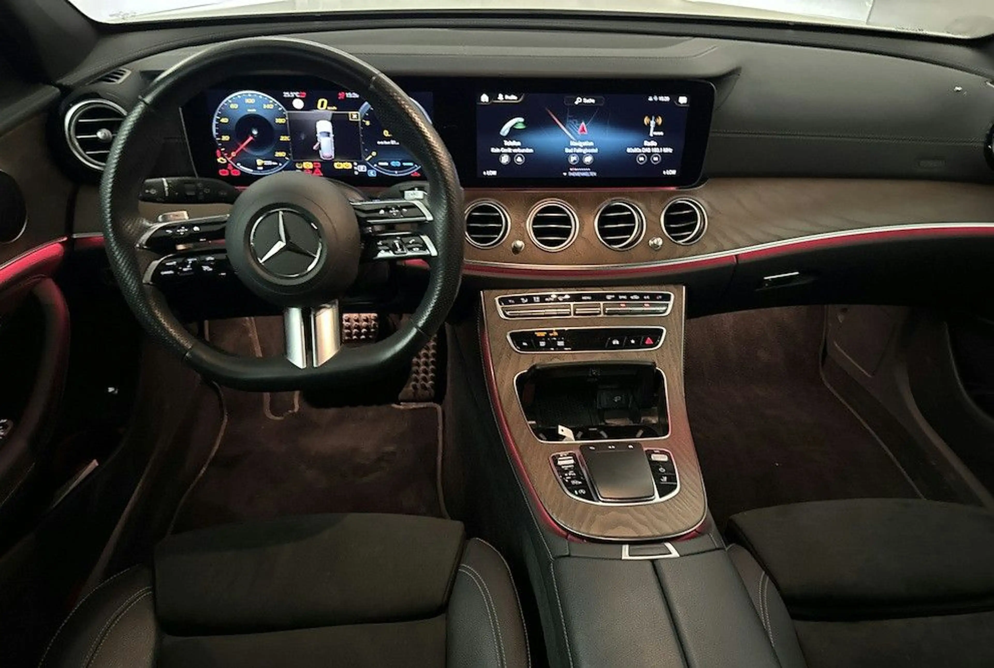Mercedes-Benz E 220 d T 4Matic AMG-Line AHK 360° Kamera — photo 8