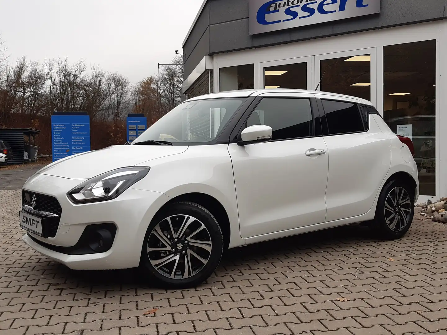Suzuki Swift 1.0 Boosterjet  Hybrid Comfort+ Mit 12 Mon Gar. Weiß - 2