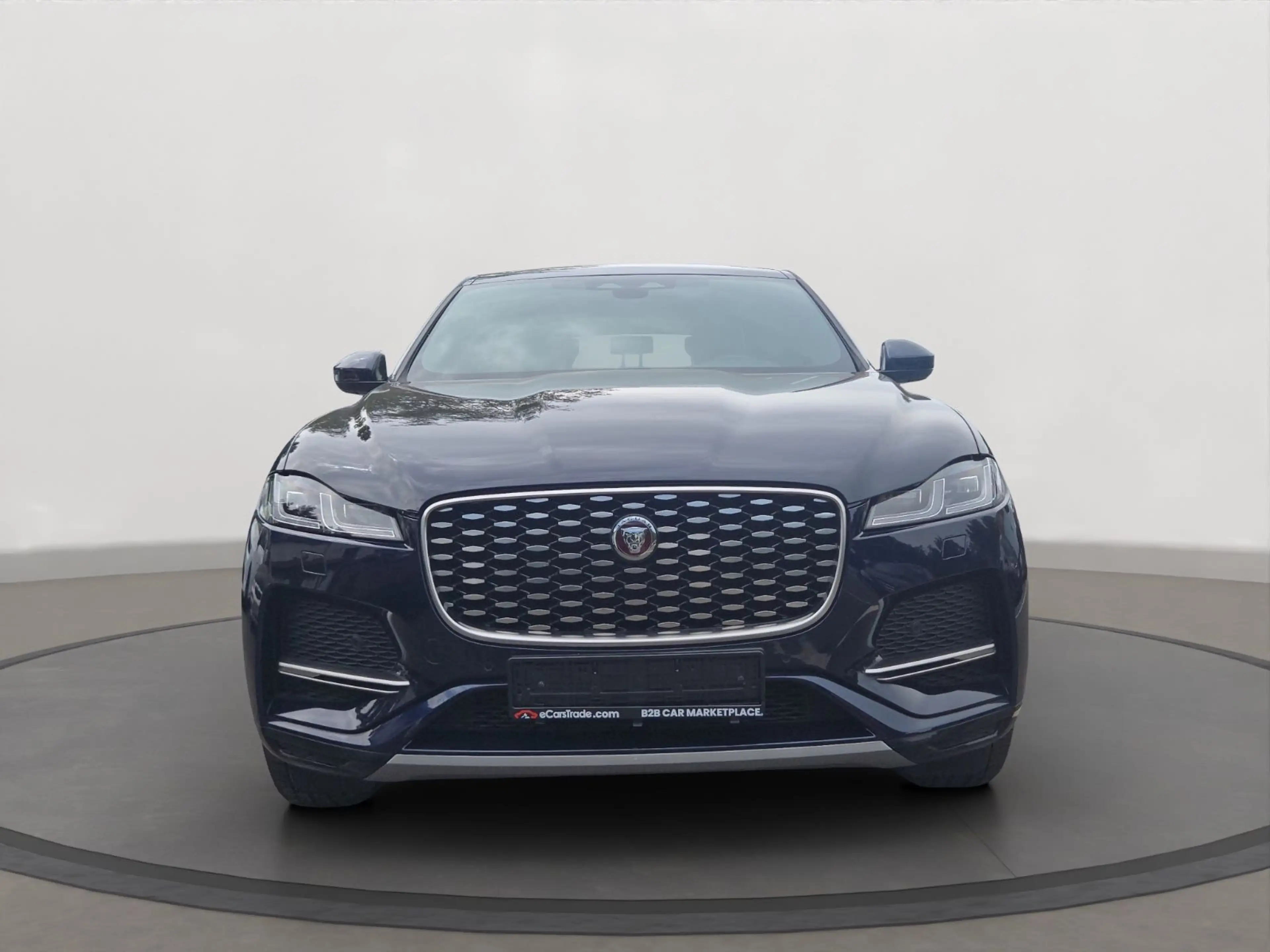 Jaguar F-Pace F-PACE AWD Leder/2PDC/e-Sitze/SHZ/SHD/Pano — photo 8