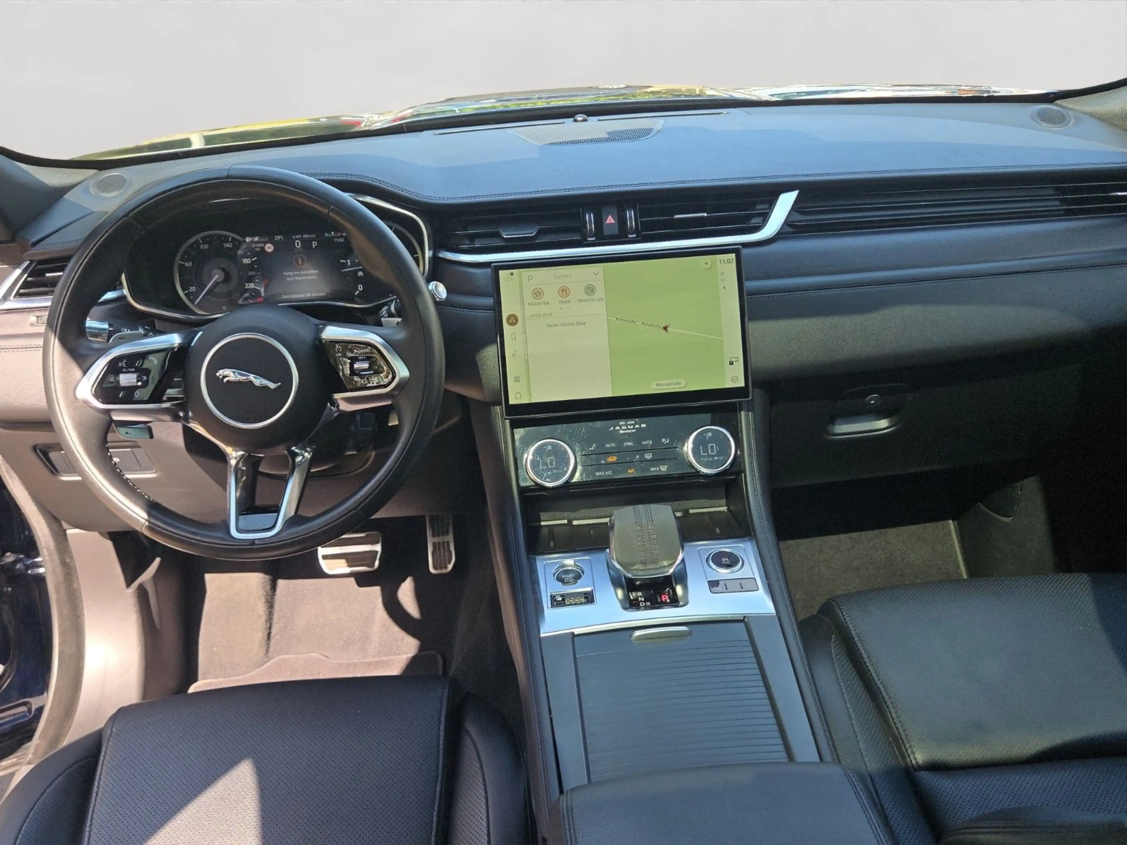 Jaguar F-Pace F-PACE AWD Leder/2PDC/e-Sitze/SHZ/SHD/Pano — photo 10