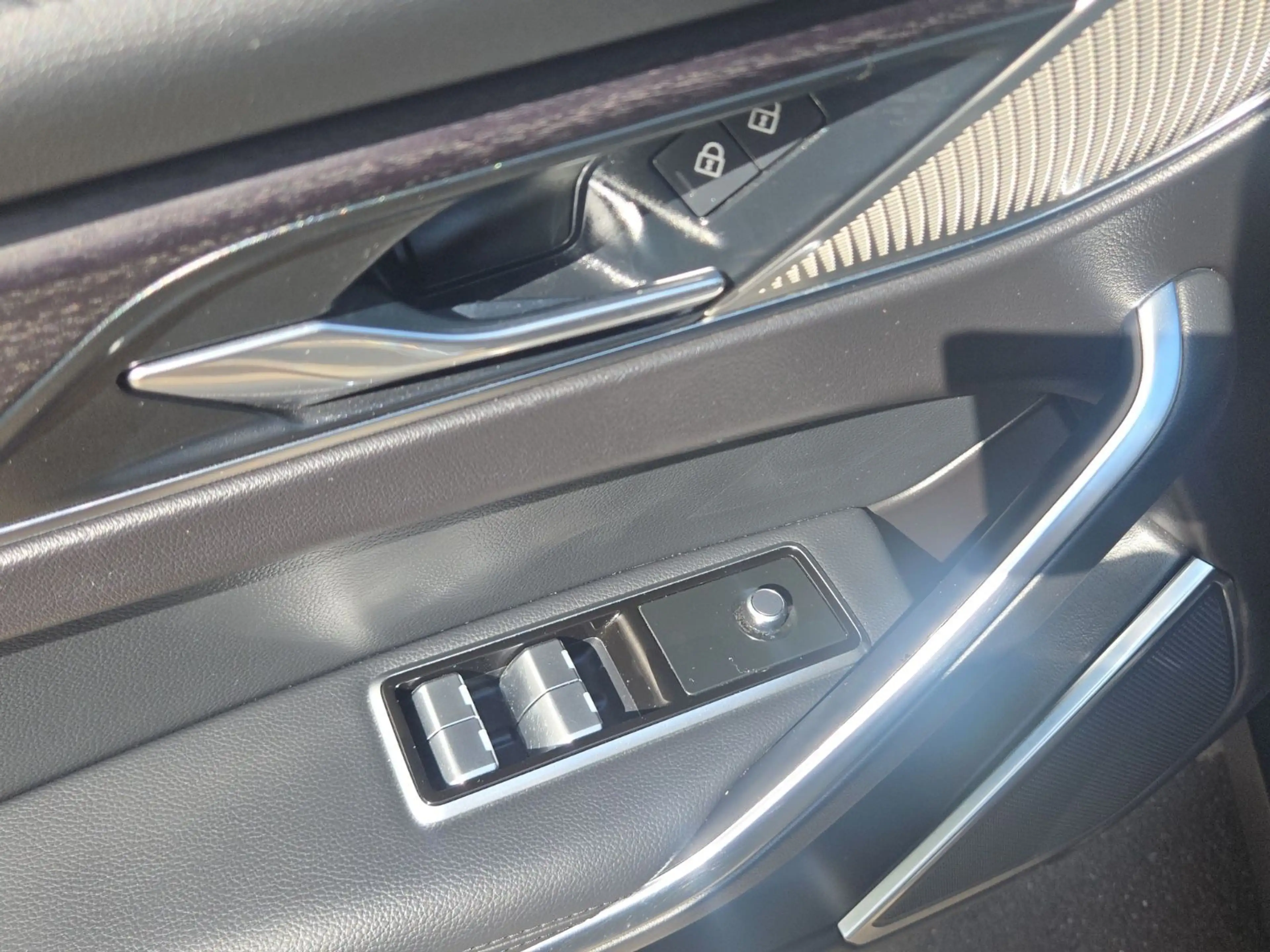 Jaguar F-Pace F-PACE AWD Leder/2PDC/e-Sitze/SHZ/SHD/Pano — photo 15
