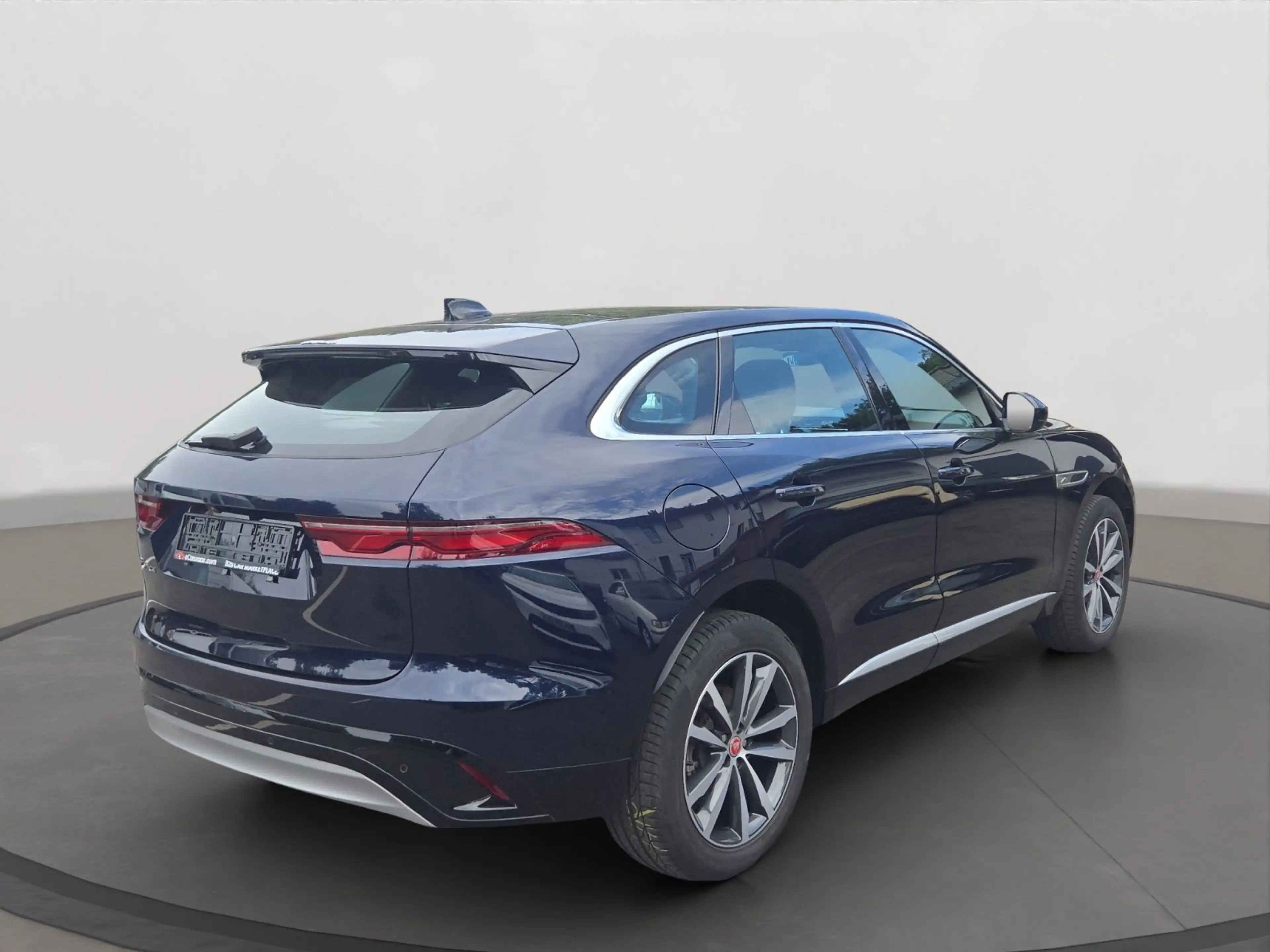 Jaguar F-Pace F-PACE AWD Leder/2PDC/e-Sitze/SHZ/SHD/Pano — photo 5
