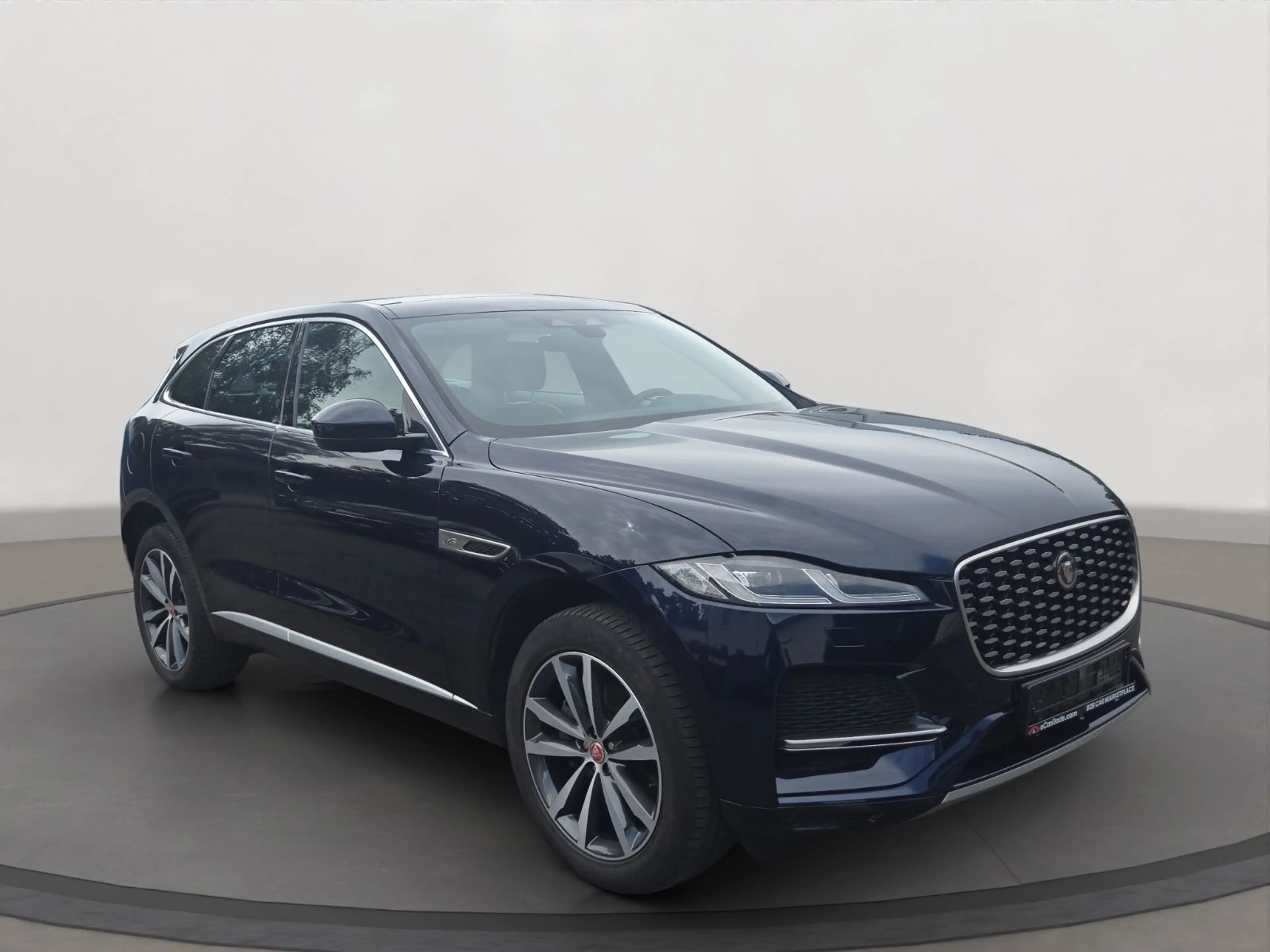 Jaguar F-Pace F-PACE AWD Leder/2PDC/e-Sitze/SHZ/SHD/Pano — photo 7