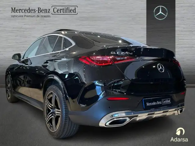 Mercedes-Benz GLC view 4