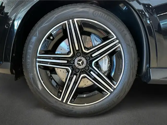 Mercedes-Benz GLC view 5