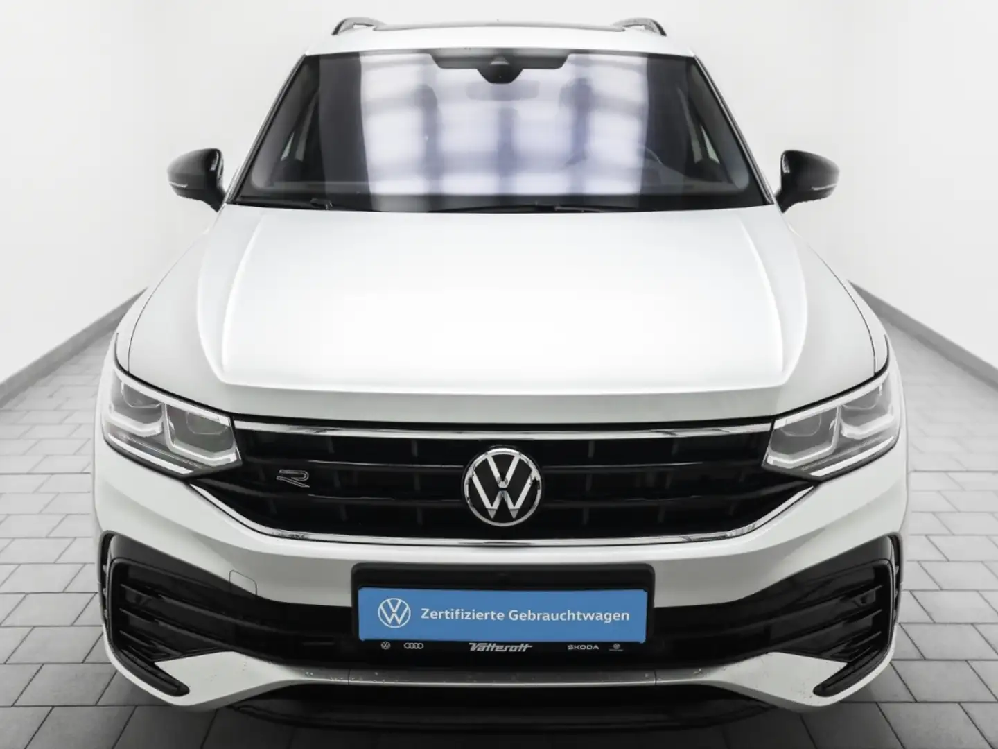 Volkswagen Tiguan 4M R line Black Style Pano AHK HuD Silber - 2