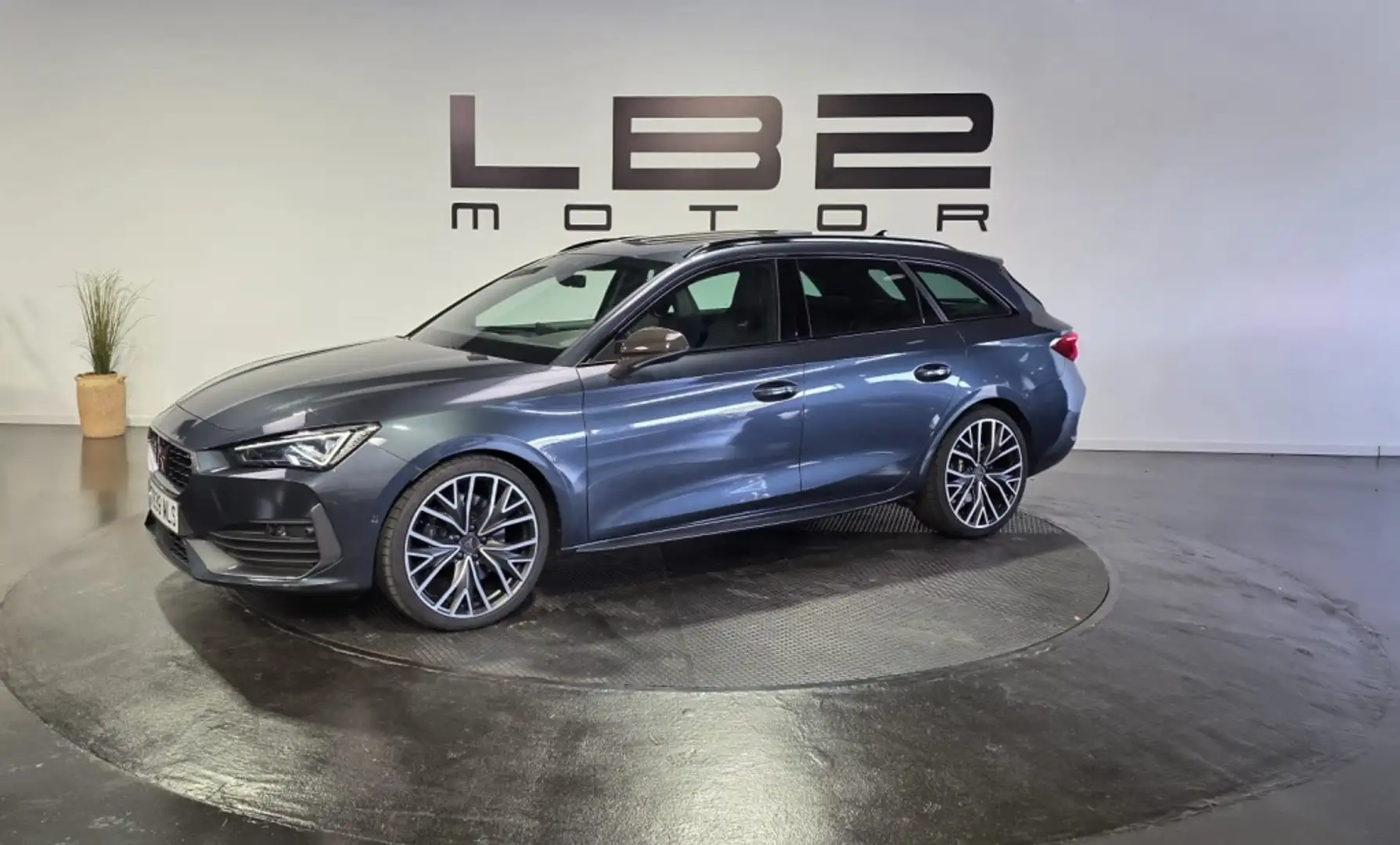 CUPRA Leon Sportstourer 2.0 TSI VZ DSG 228KW Grigio - 1