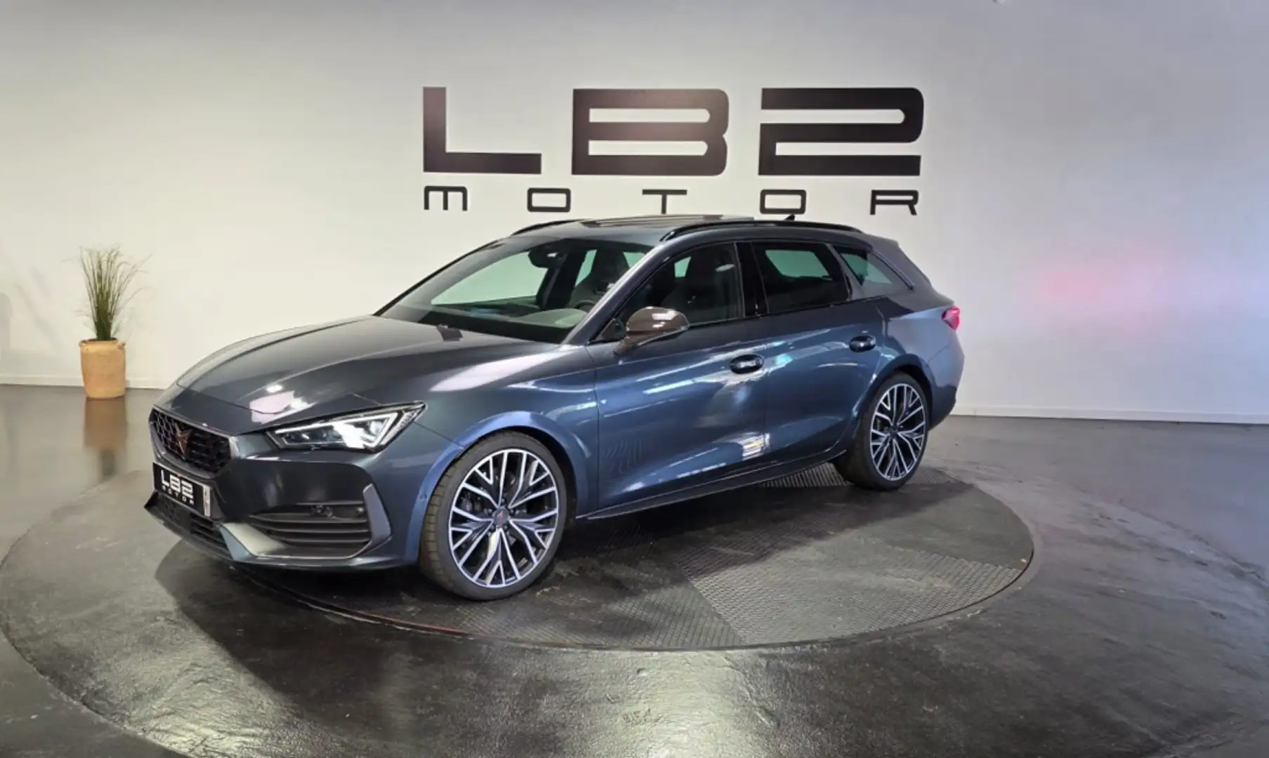 CUPRA Leon Sportstourer 2.0 TSI VZ DSG 228KW Grigio - 2