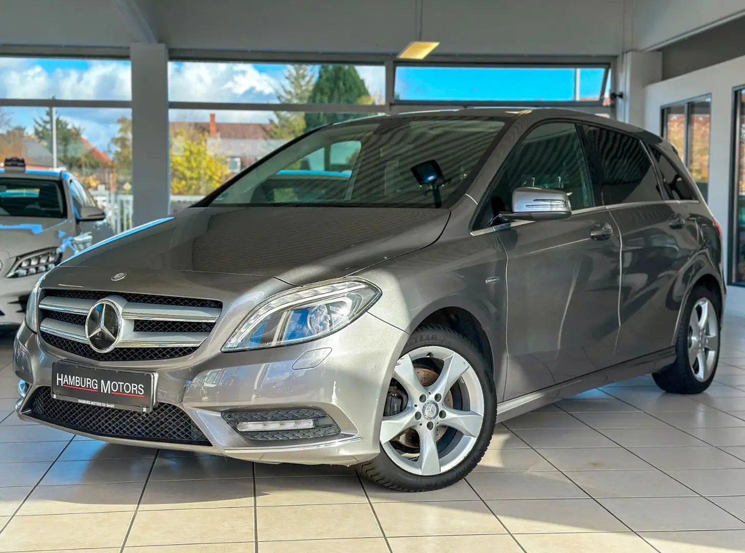 Mercedes-Benz B 180 CDI Edition BlueEfficiency AHK/LEDER/KAMER Grau - 2