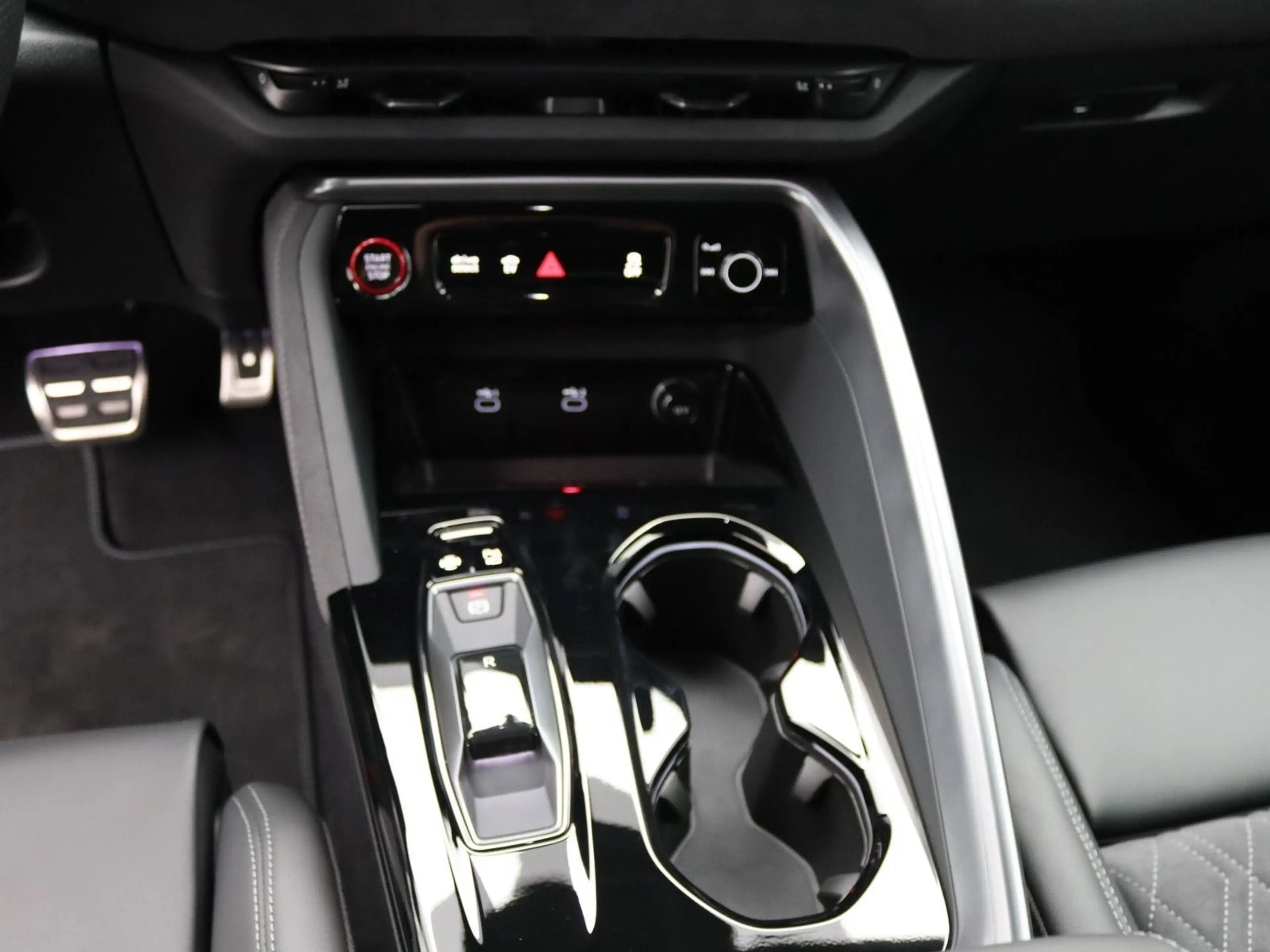 Audi Q5 e-hybrid quattro, Pano, TechPro, AHK, Luftfed — photo 15