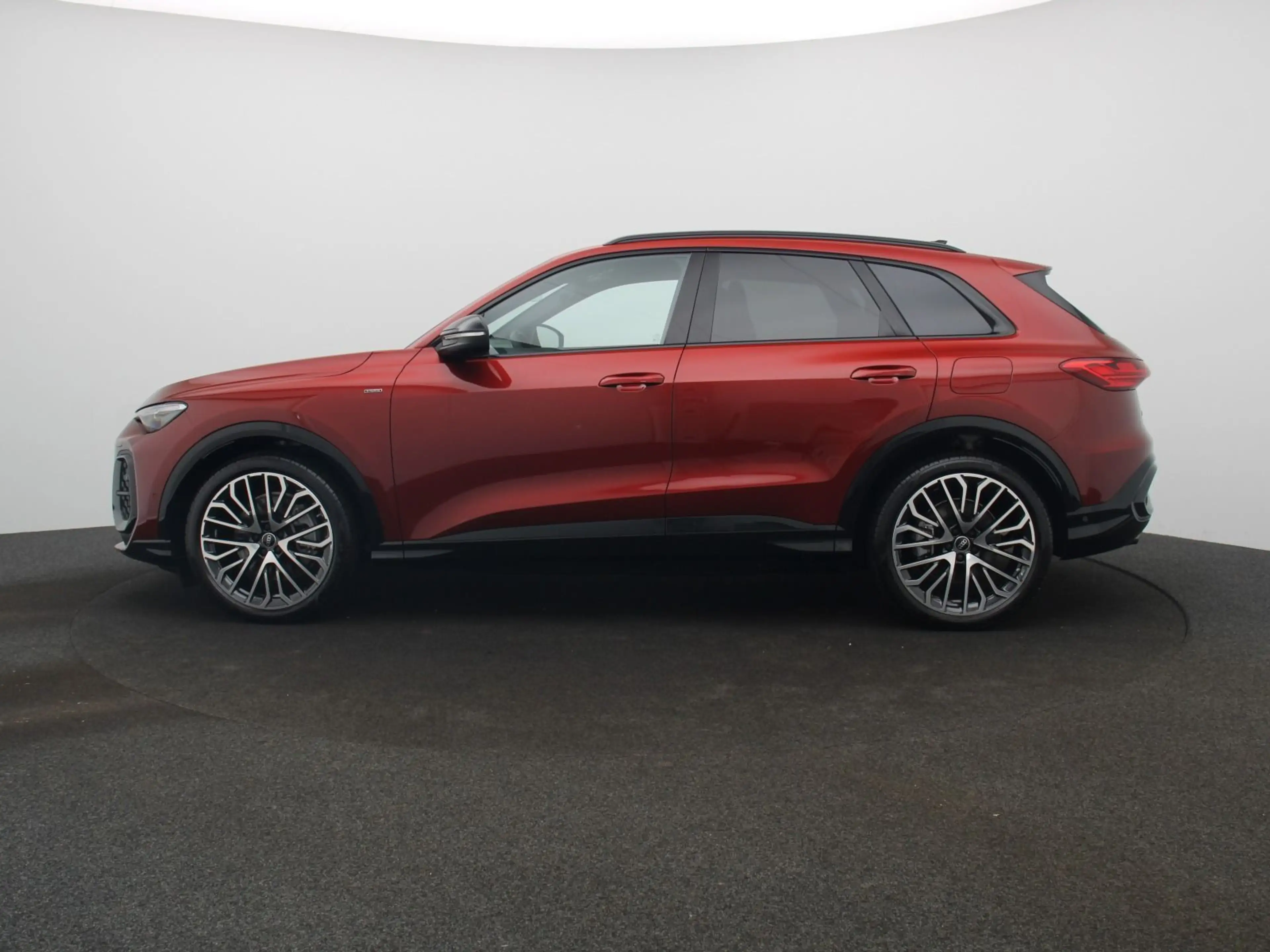 Audi Q5 e-hybrid quattro, Pano, TechPro, AHK, Luftfed — photo 4