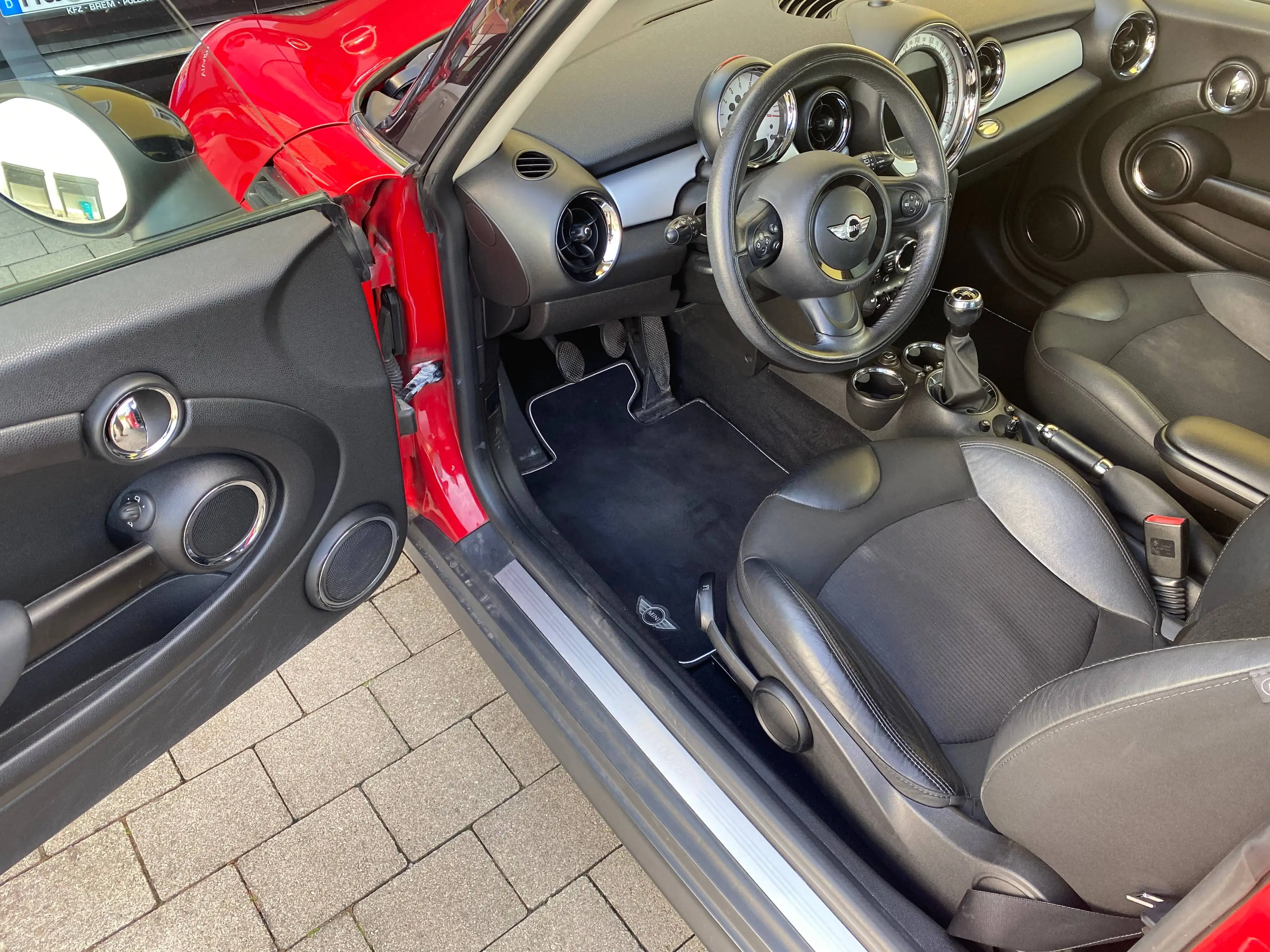 MINI One Cooper — photo 4