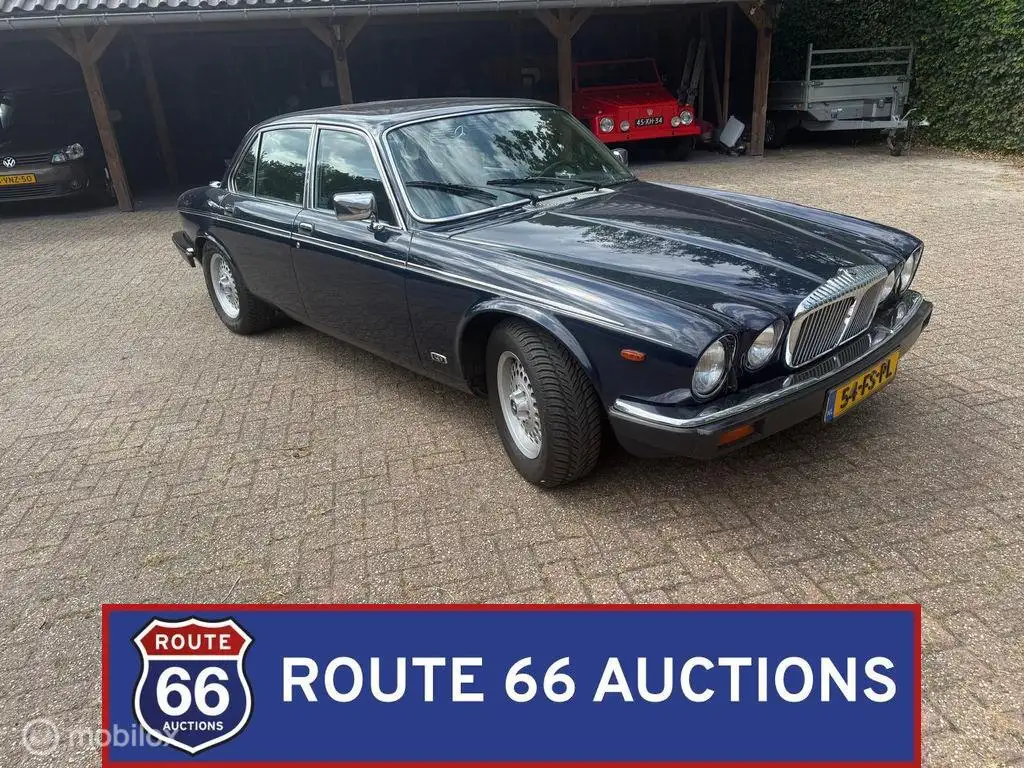 Daimler Double Six