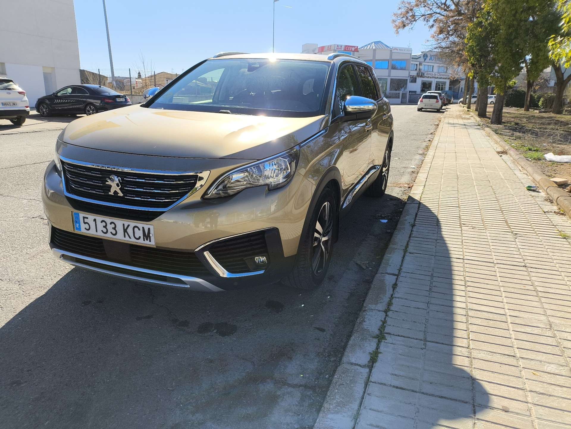 Peugeot 5008 1.6 THP S&S Allure EAT6 165 - foto 1