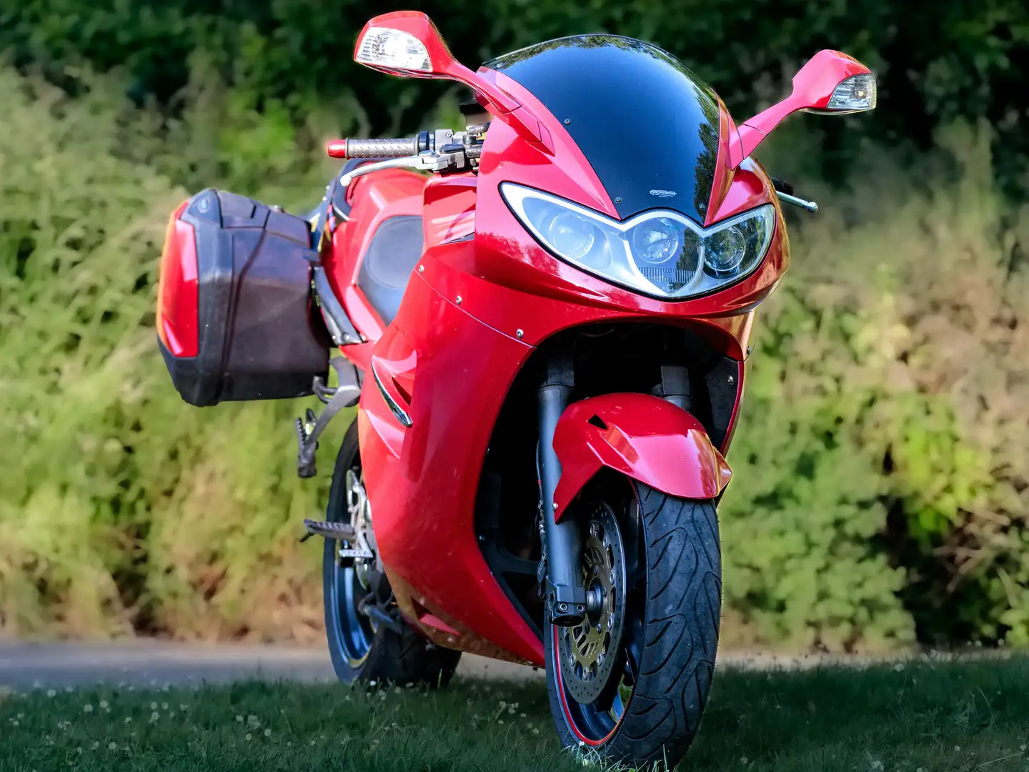 Triumph Sprint ST 1050 ABS Rojo - 1