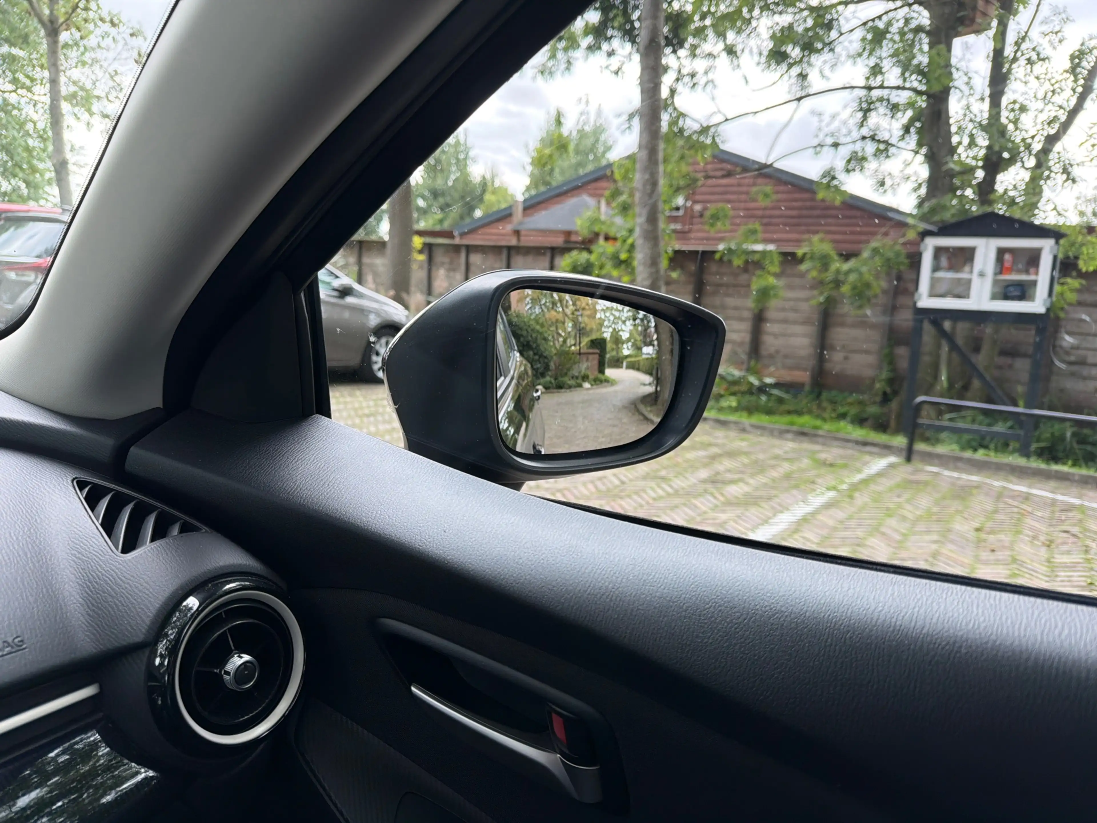 Mazda 2 1.5 e-SkyActiv-G 90 Centre-Line. goedkoopste met d — photo 15