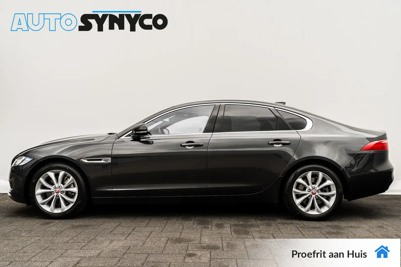Jaguar XF 2.0 240Pk Automaat Portfolio | Leder | Schuifdak | Grigio - 2