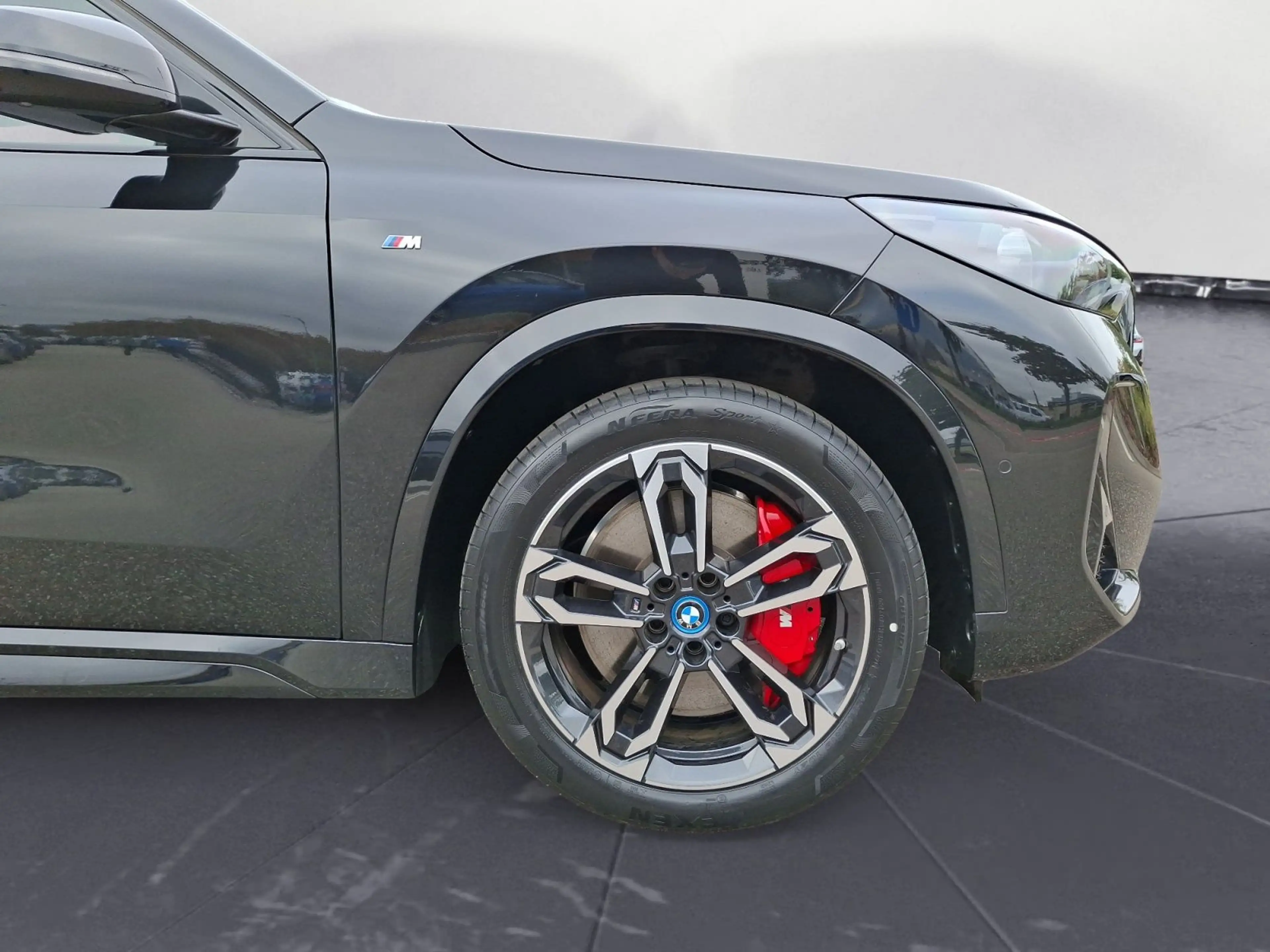 BMW iX1 xDrive30 *MSportPro*Shadow*Navi*Kamera*AHK*H — photo 9
