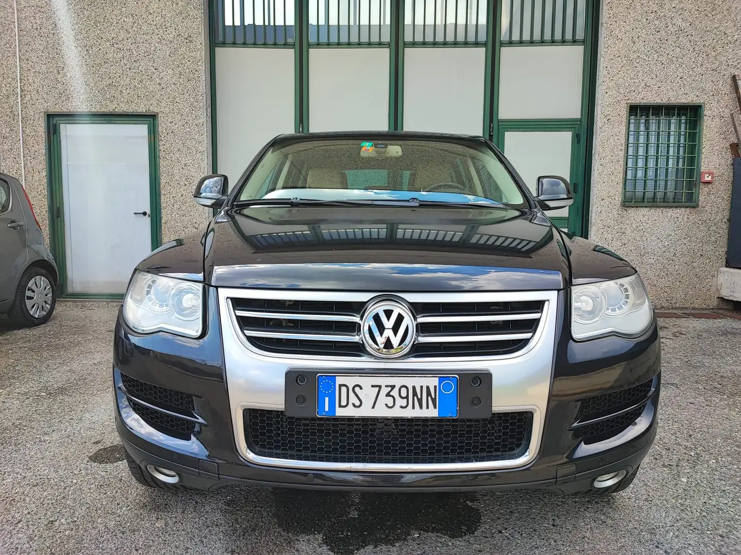 Volkswagen Touareg 3.0 V6 TDI 2008 AUTOMATICO GANCIO TRAINO POCHI KM Nero - 2