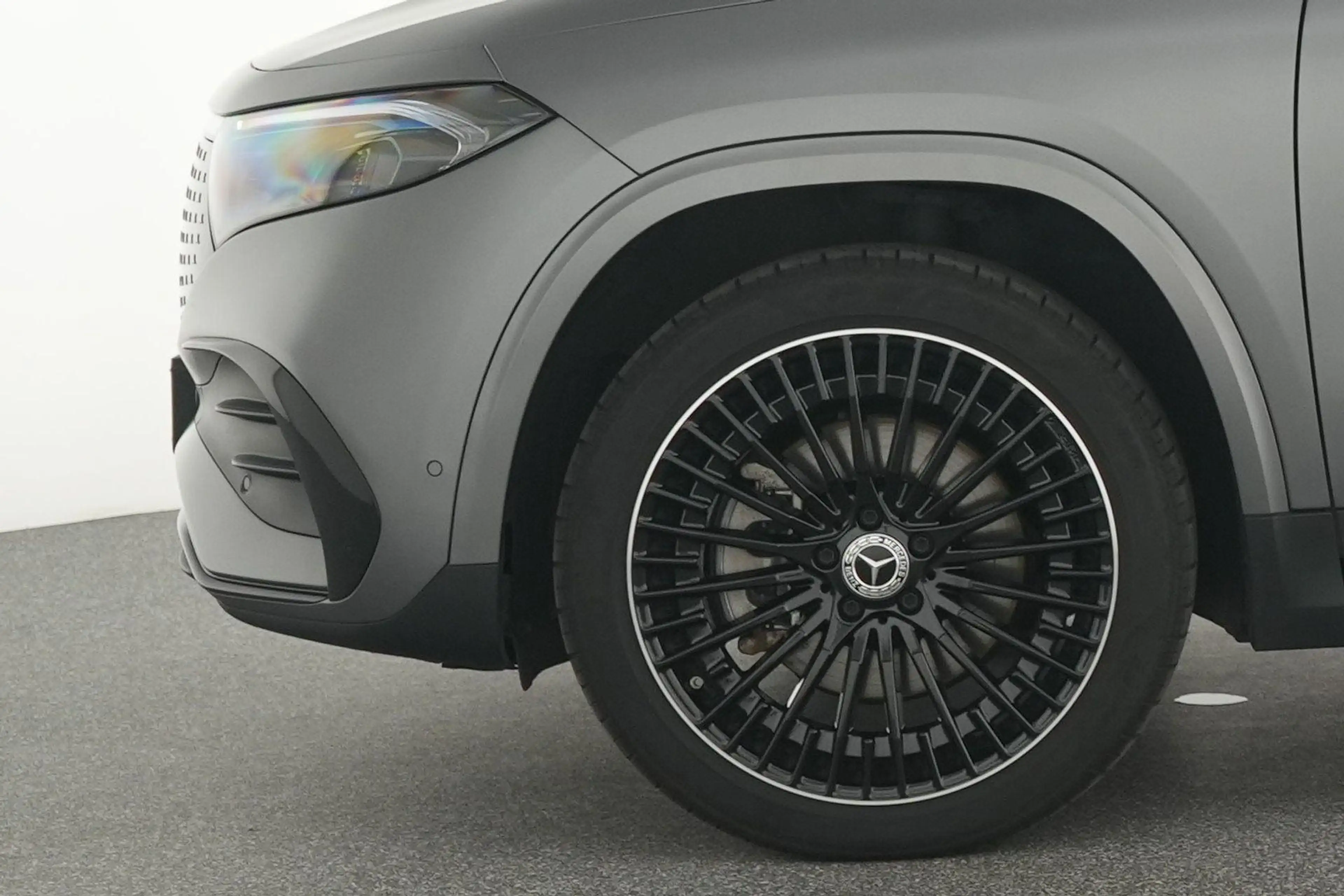 Mercedes-Benz EQA 250 250+ AMG Line - Pack Premium Plus — photo 5
