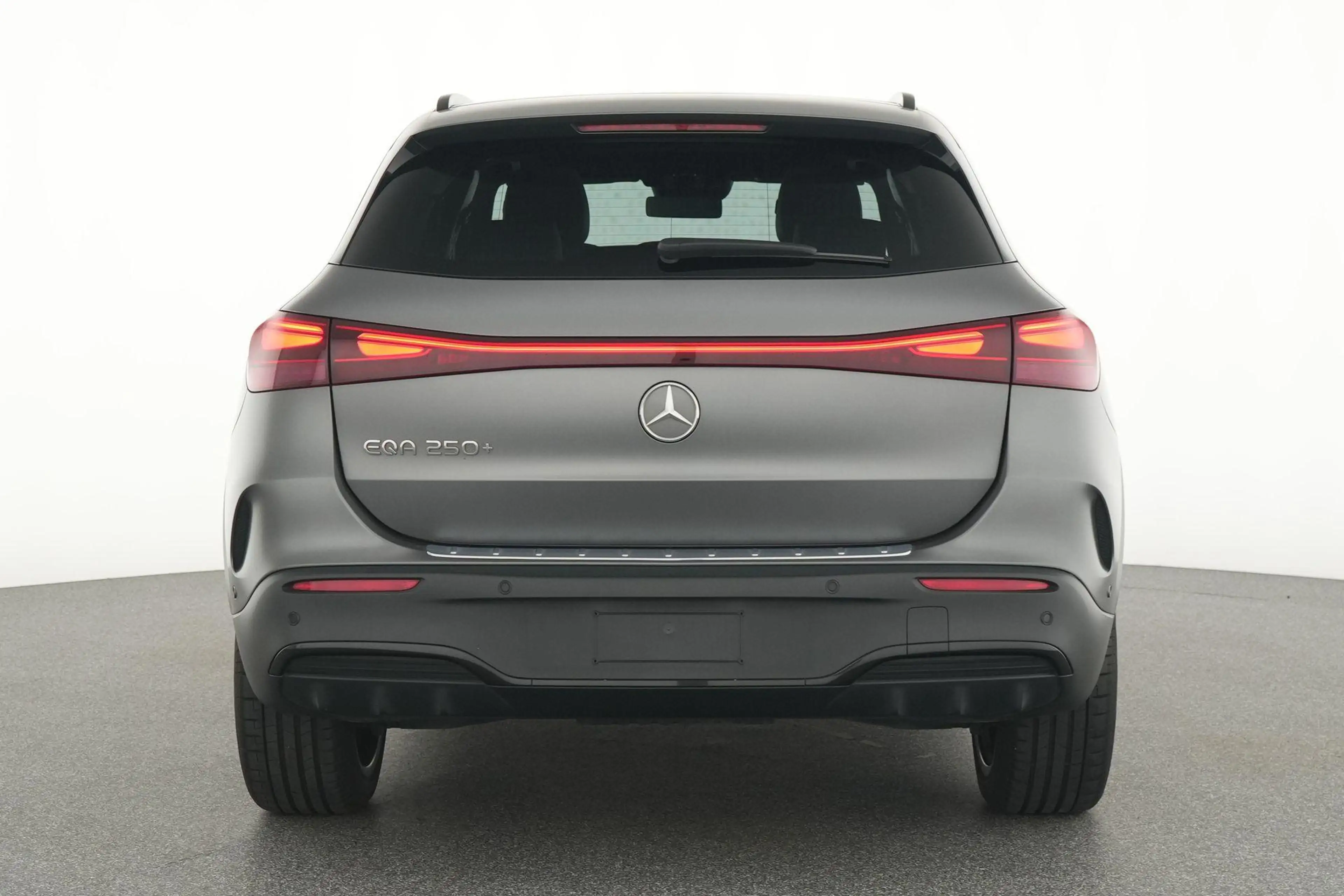 Mercedes-Benz EQA 250 250+ AMG Line - Pack Premium Plus — photo 7