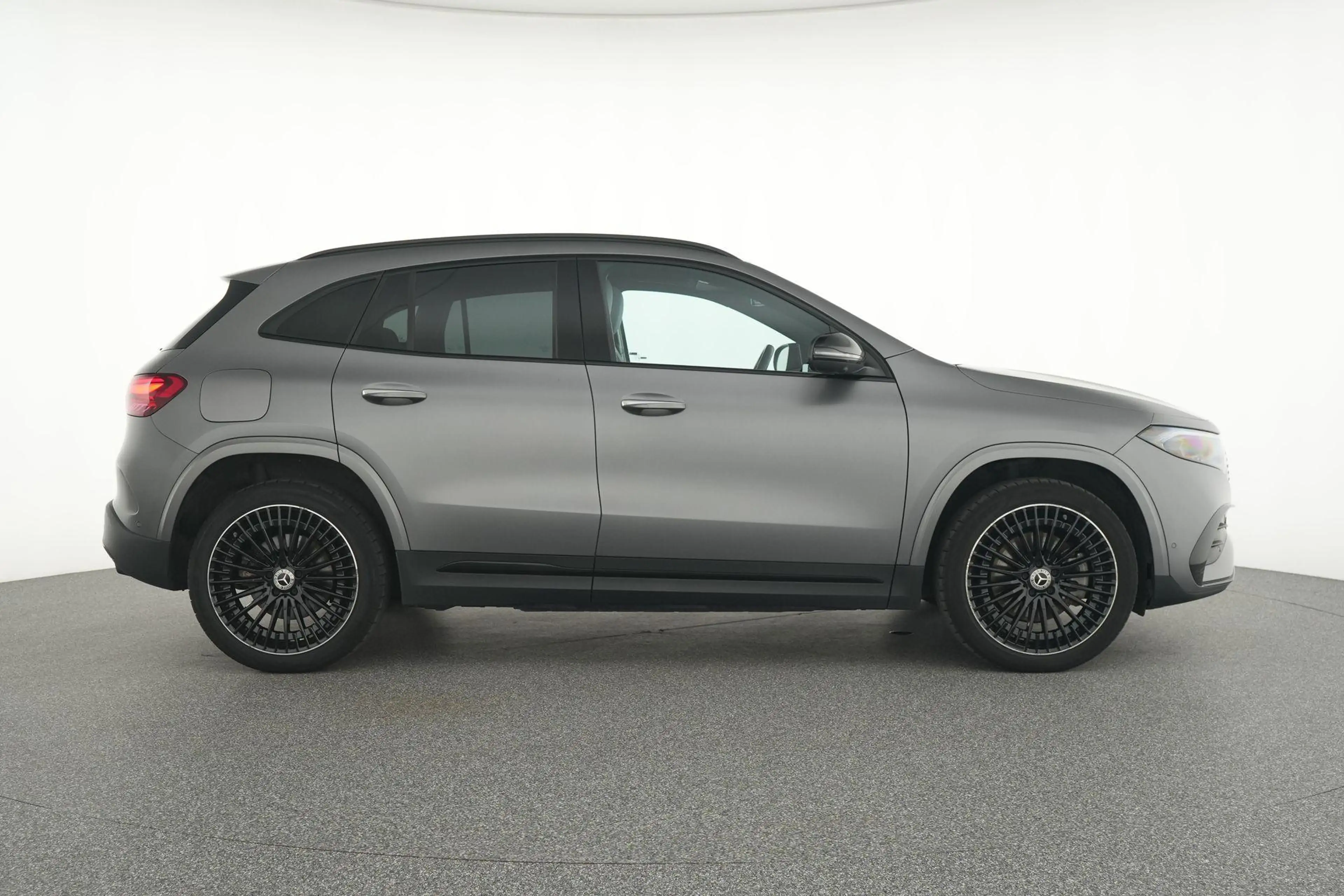 Mercedes-Benz EQA 250 250+ AMG Line - Pack Premium Plus — photo 9