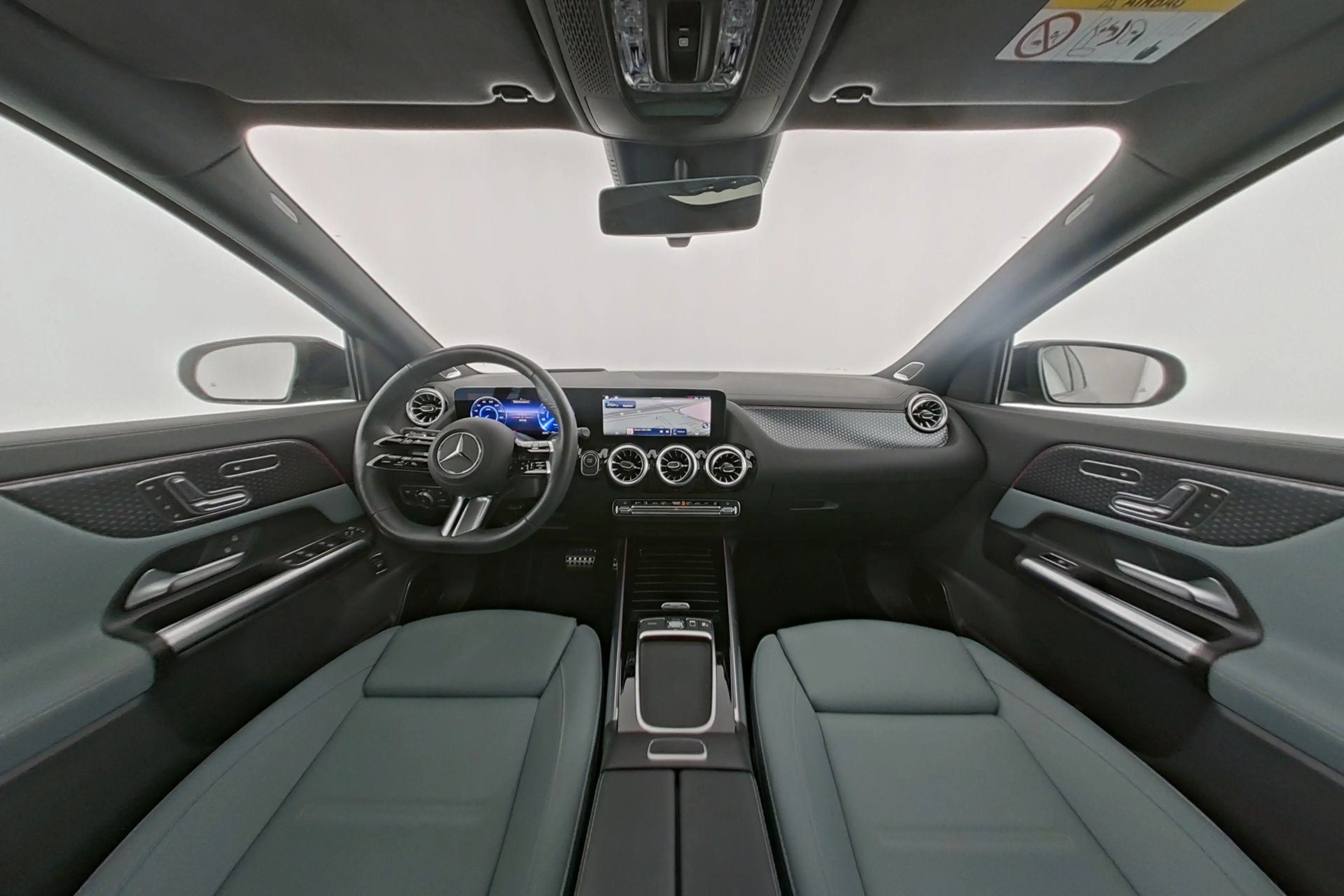 Mercedes-Benz EQA 250 250+ AMG Line - Pack Premium Plus — photo 12