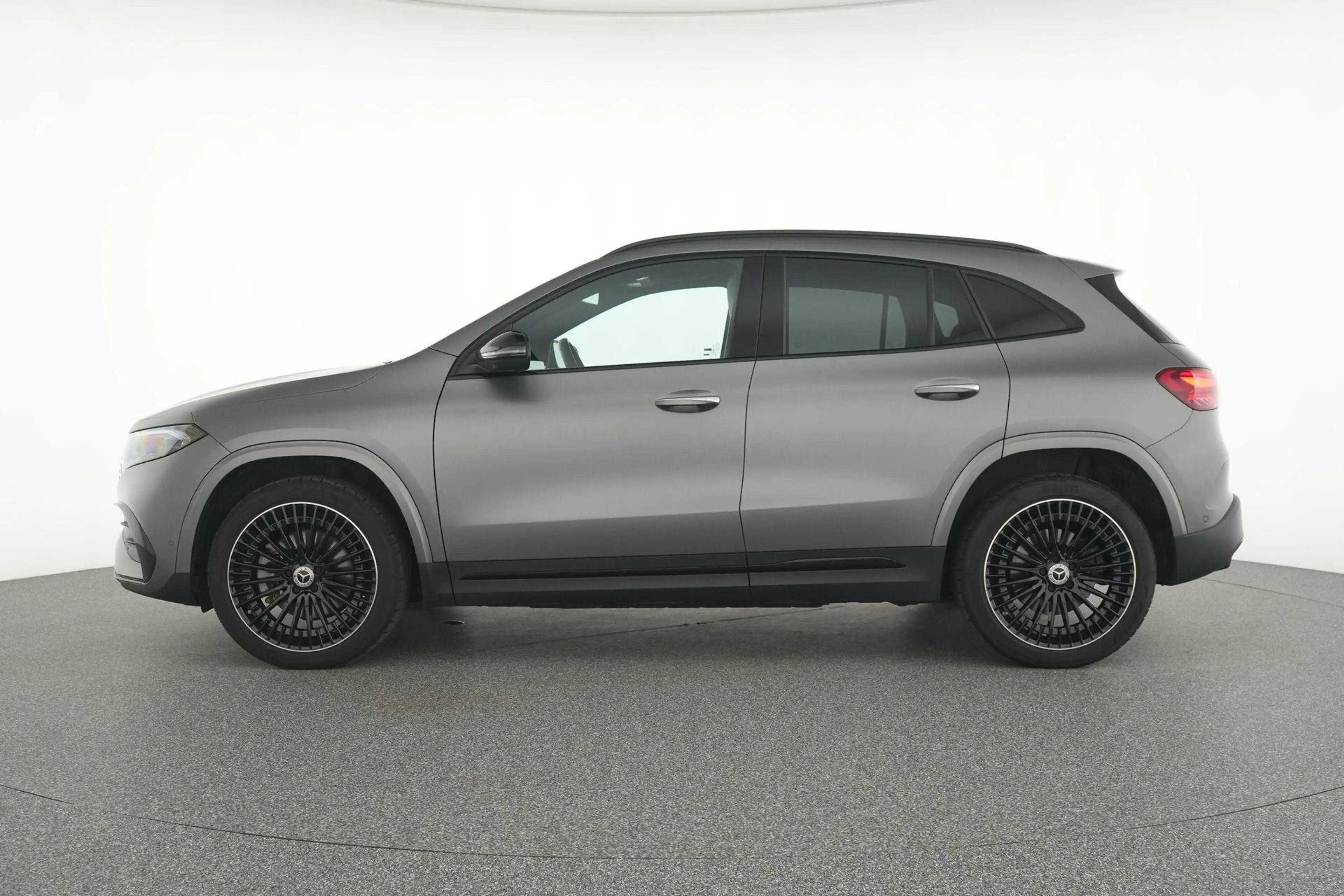 Mercedes-Benz EQA 250 250+ AMG Line - Pack Premium Plus — photo 8