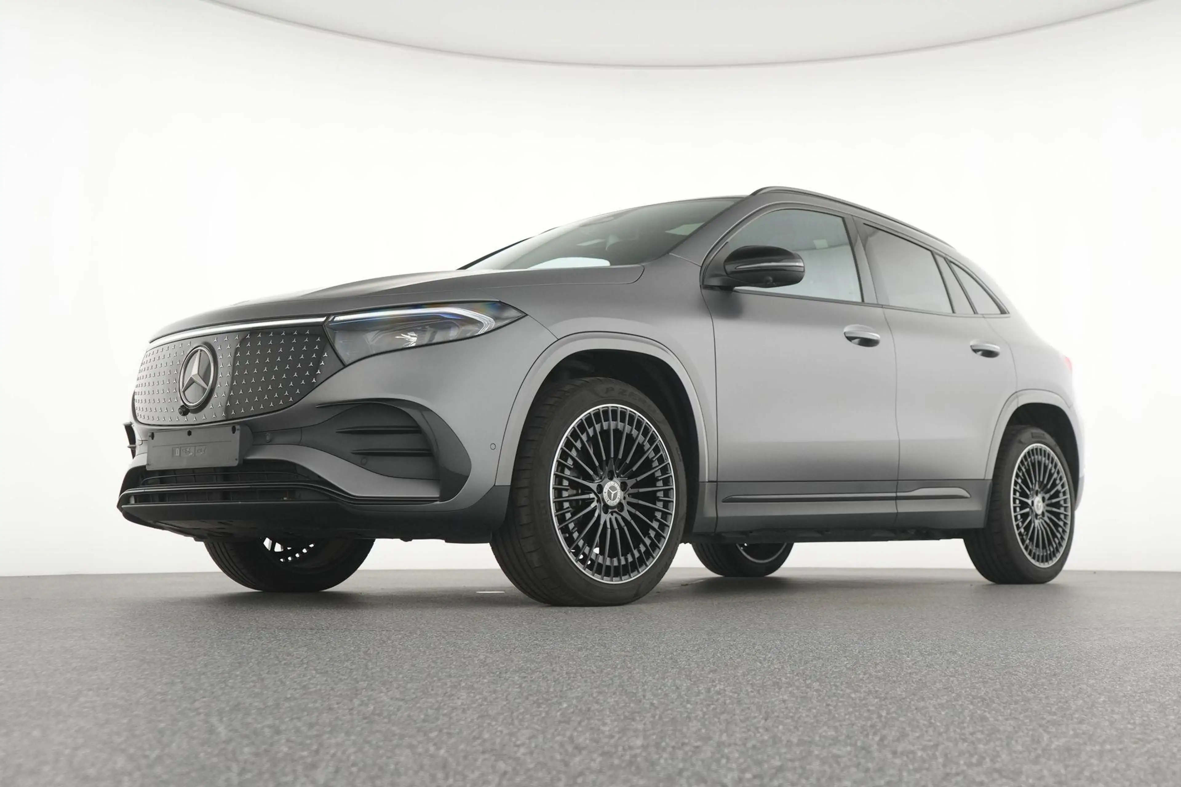 Mercedes-Benz EQA 250 250+ AMG Line - Pack Premium Plus — photo 10