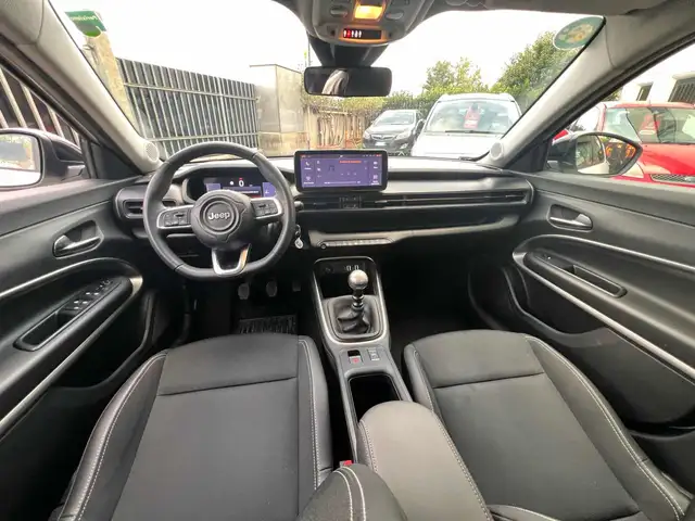 Jeep Avenger view 11