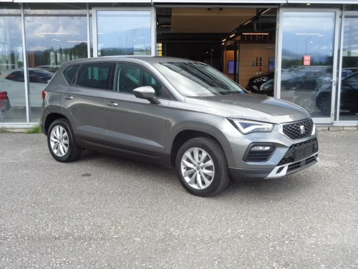 SEAT Ateca 2,0 Style TDI *LED *Navi  *Kamera Grau - 2
