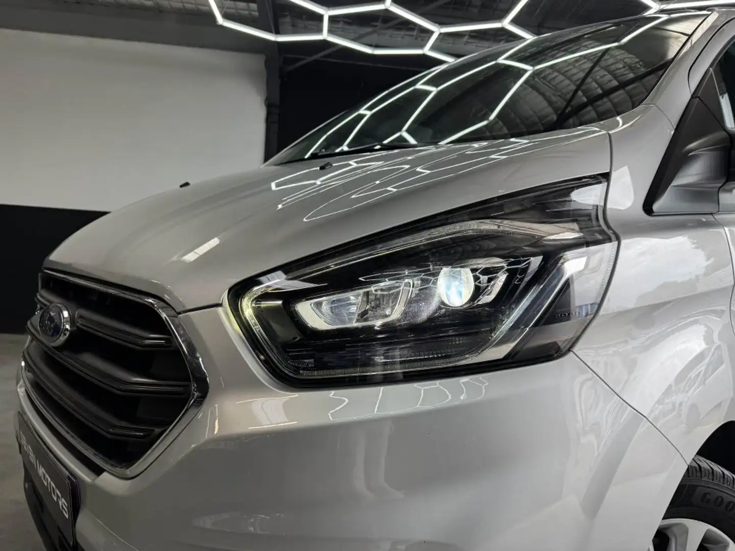 Ford Transit Custom 2.0 TDCi 170CV LIMITED L1H1 6 PLACES Gris - 2