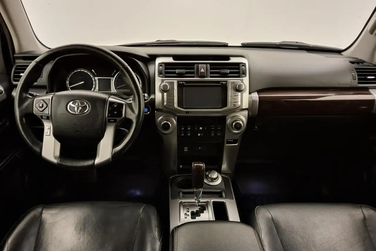 Toyota 4-Runner снимка Toyota 4-Runner