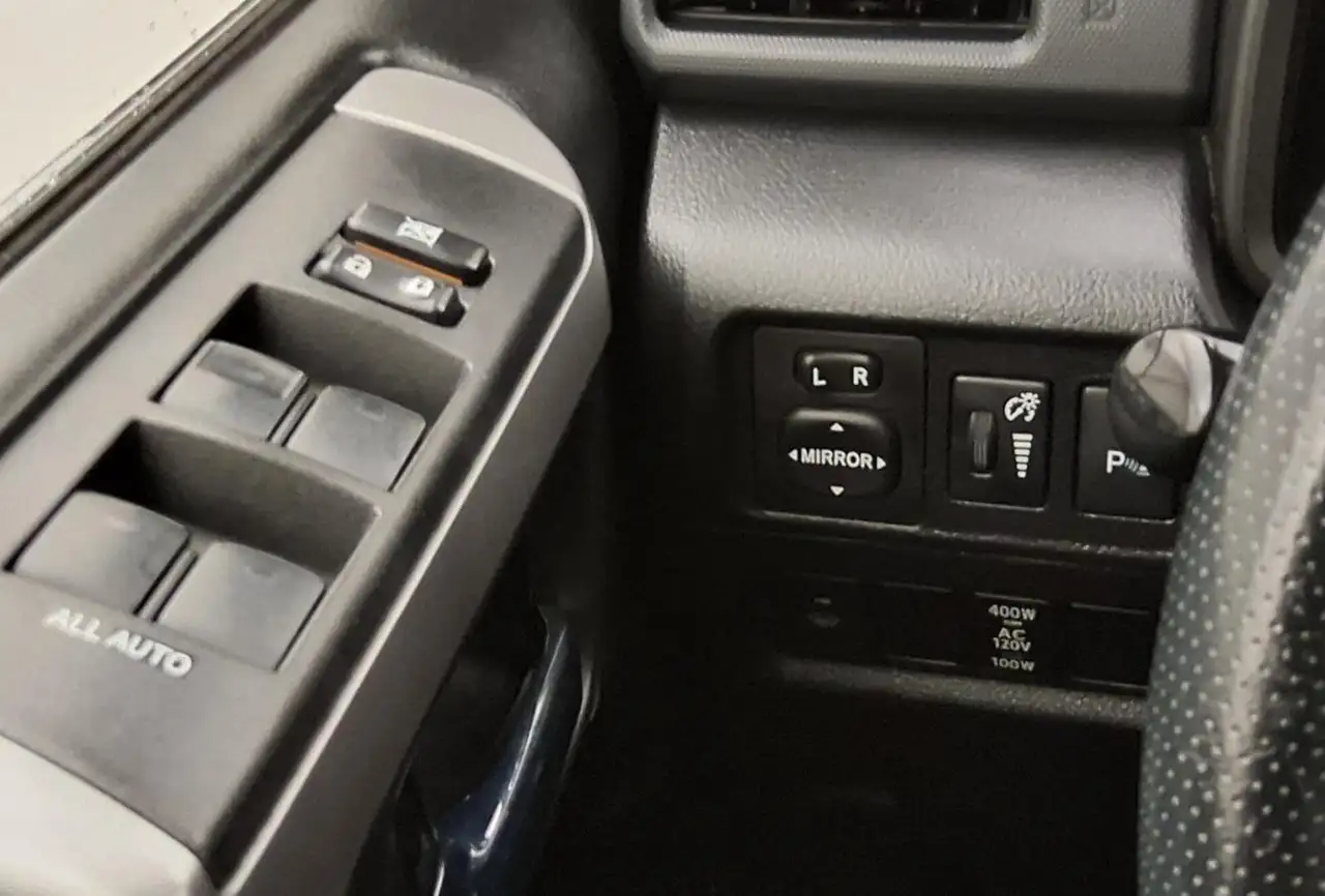 Toyota 4-Runner снимка Toyota 4-Runner