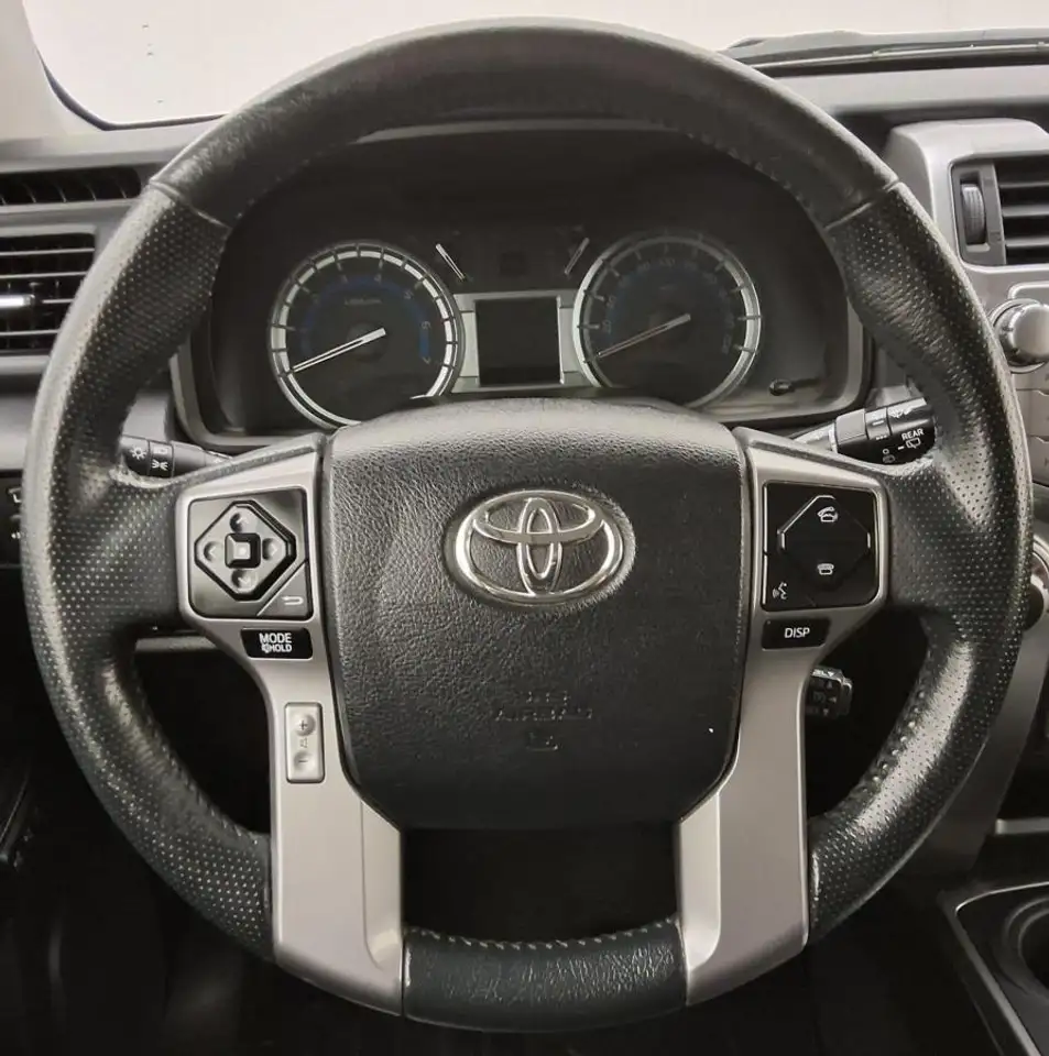 Toyota 4-Runner снимка Toyota 4-Runner