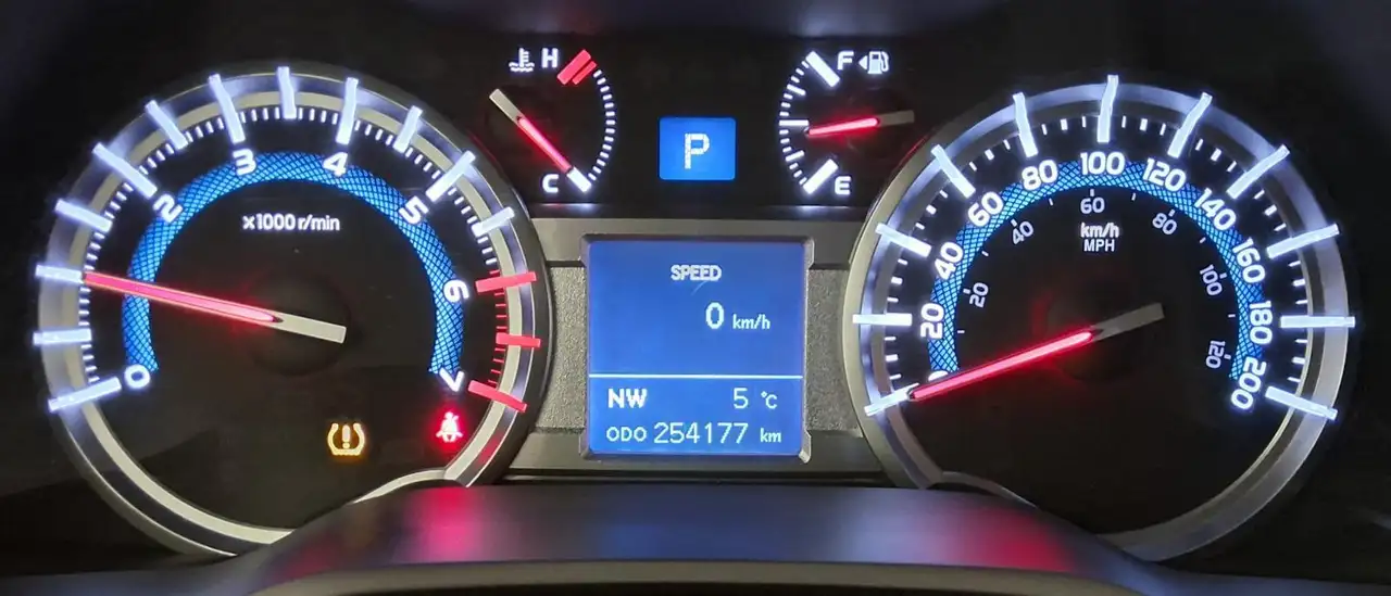 Toyota 4-Runner снимка Toyota 4-Runner