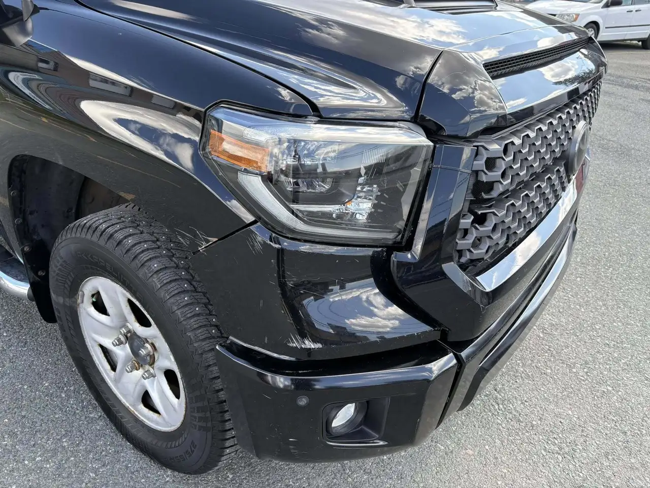 Toyota Tundra снимка Toyota Tundra