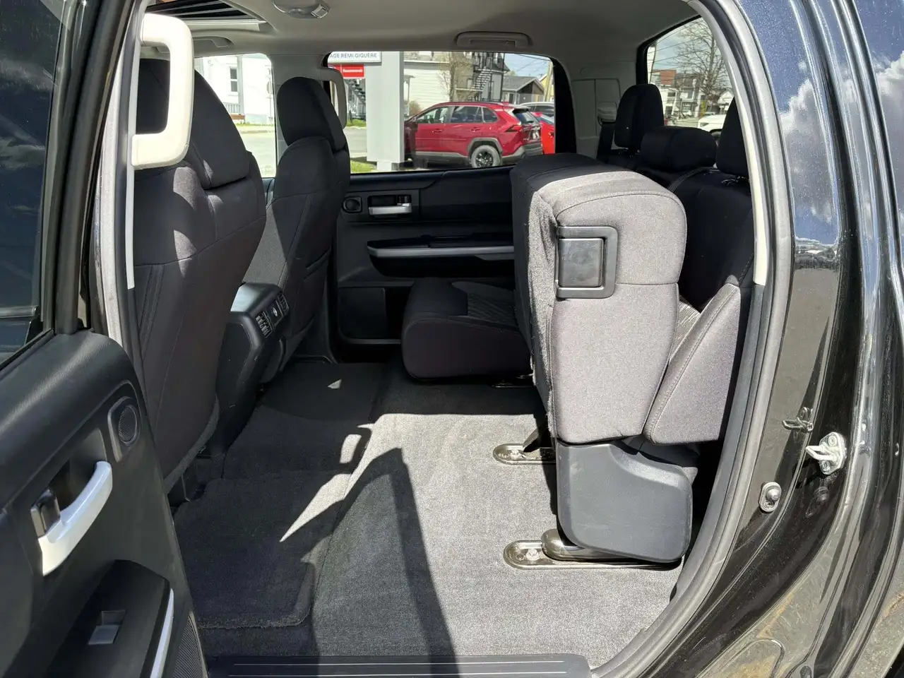 Toyota Tundra снимка Toyota Tundra