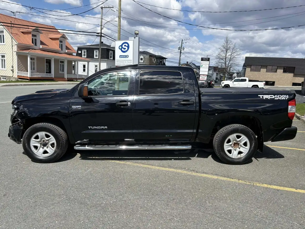 Toyota Tundra снимка Toyota Tundra