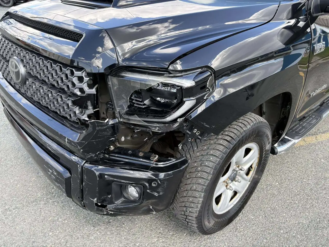 Toyota Tundra снимка Toyota Tundra