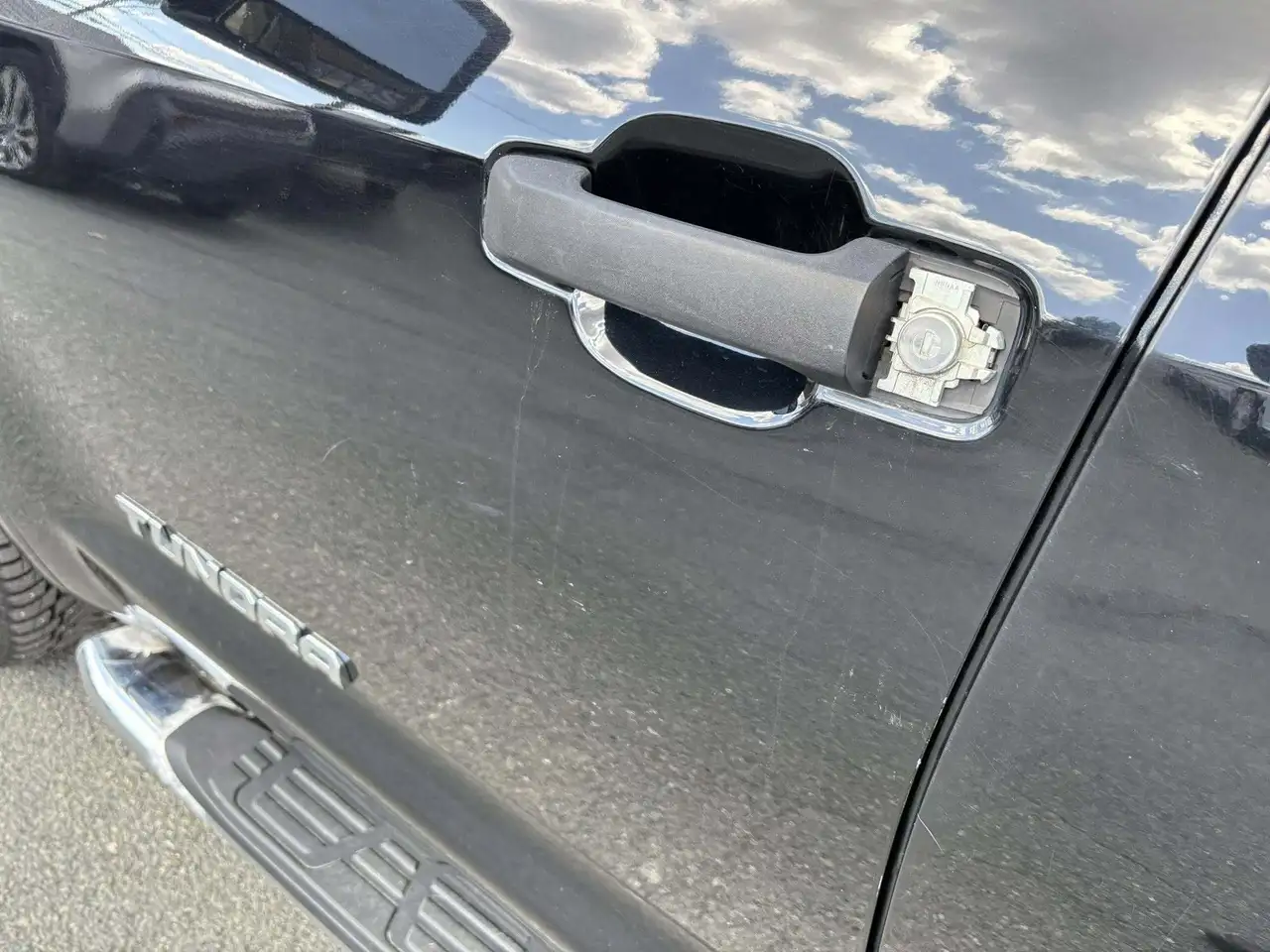 Toyota Tundra снимка Toyota Tundra