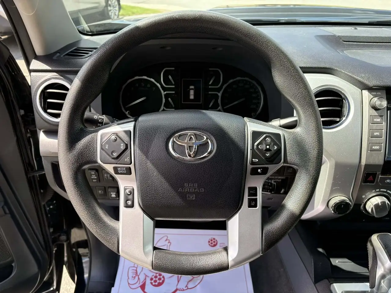 Toyota Tundra снимка Toyota Tundra