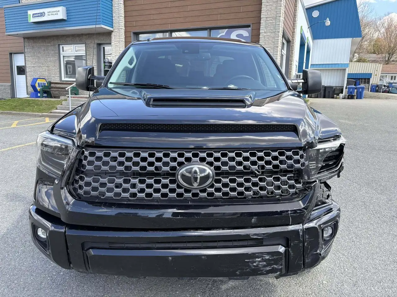Toyota Tundra снимка Toyota Tundra