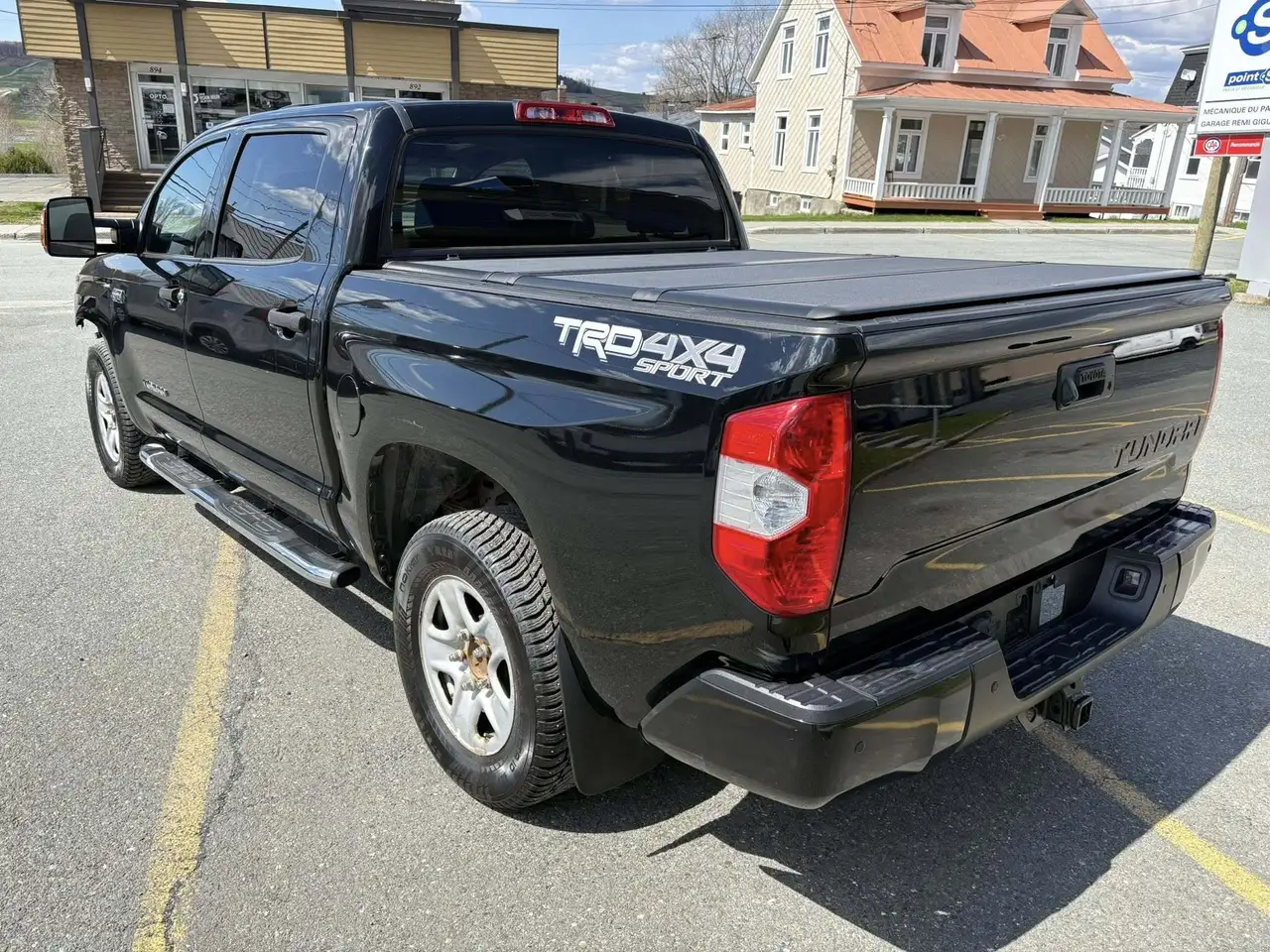 Toyota Tundra снимка Toyota Tundra