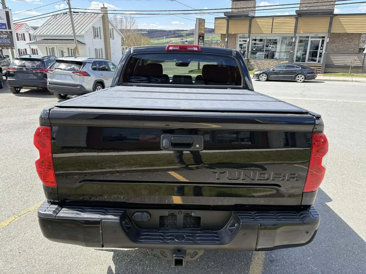 Toyota Tundra снимка Toyota Tundra