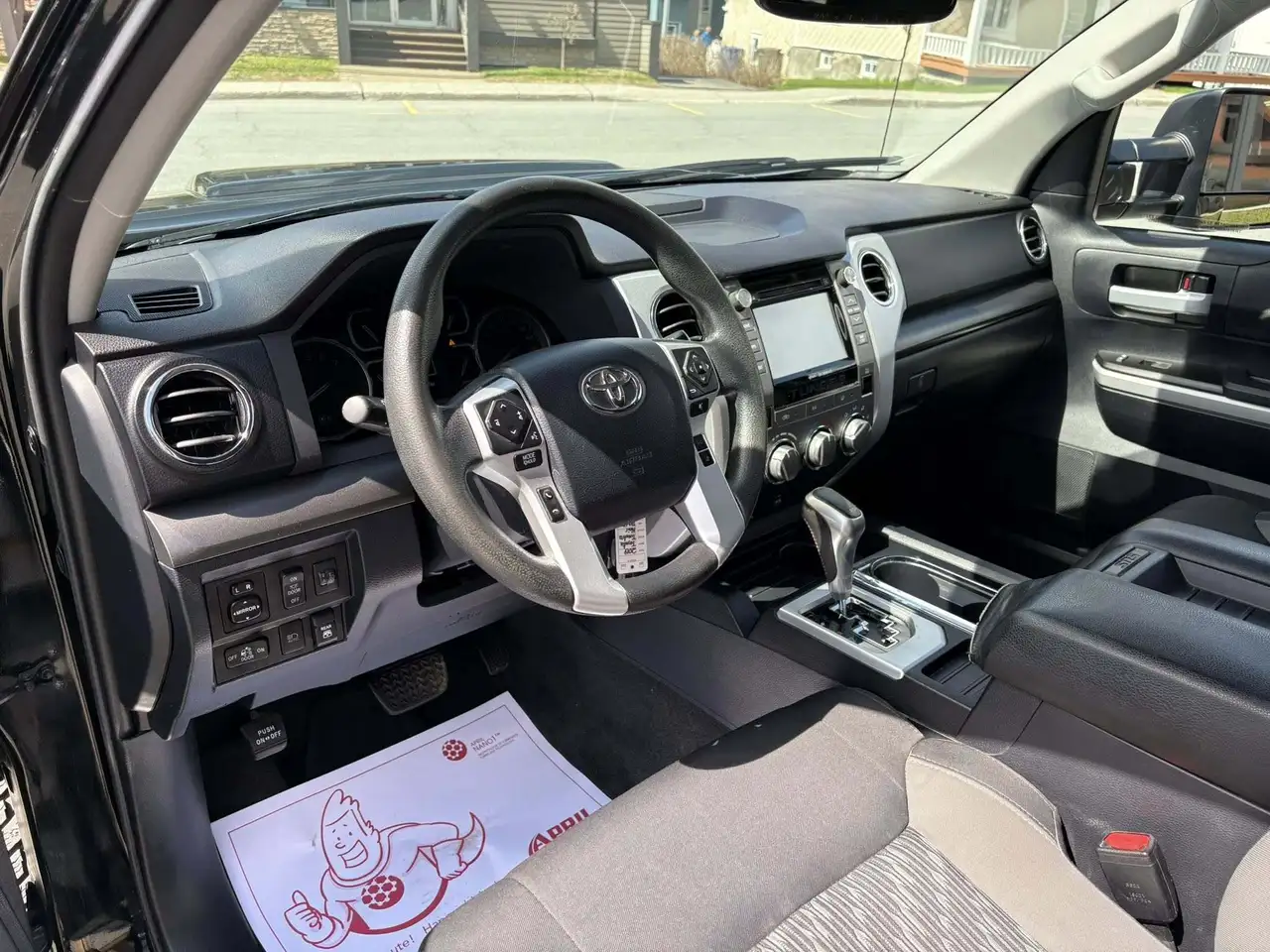 Toyota Tundra снимка Toyota Tundra