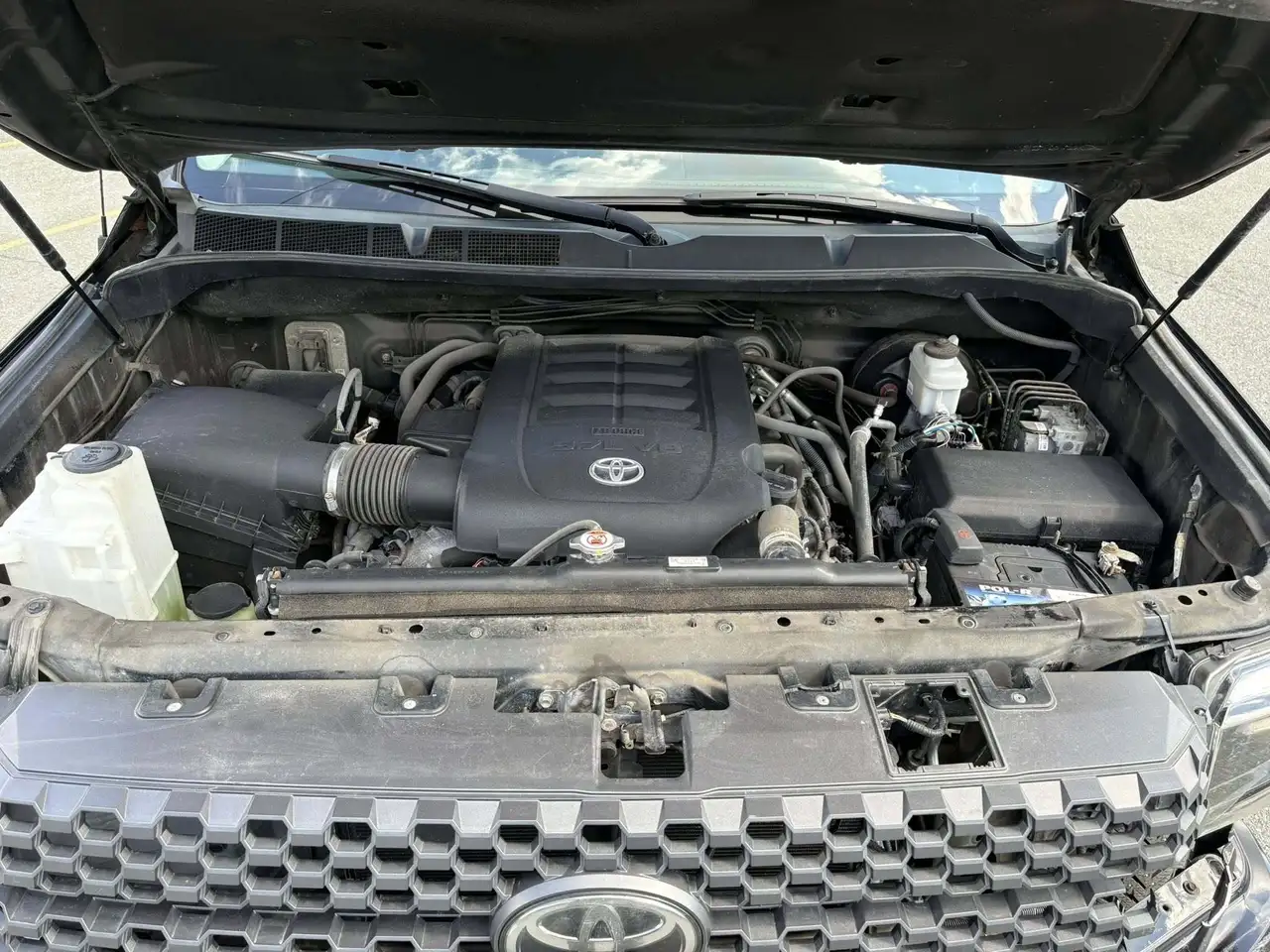 Toyota Tundra снимка Toyota Tundra